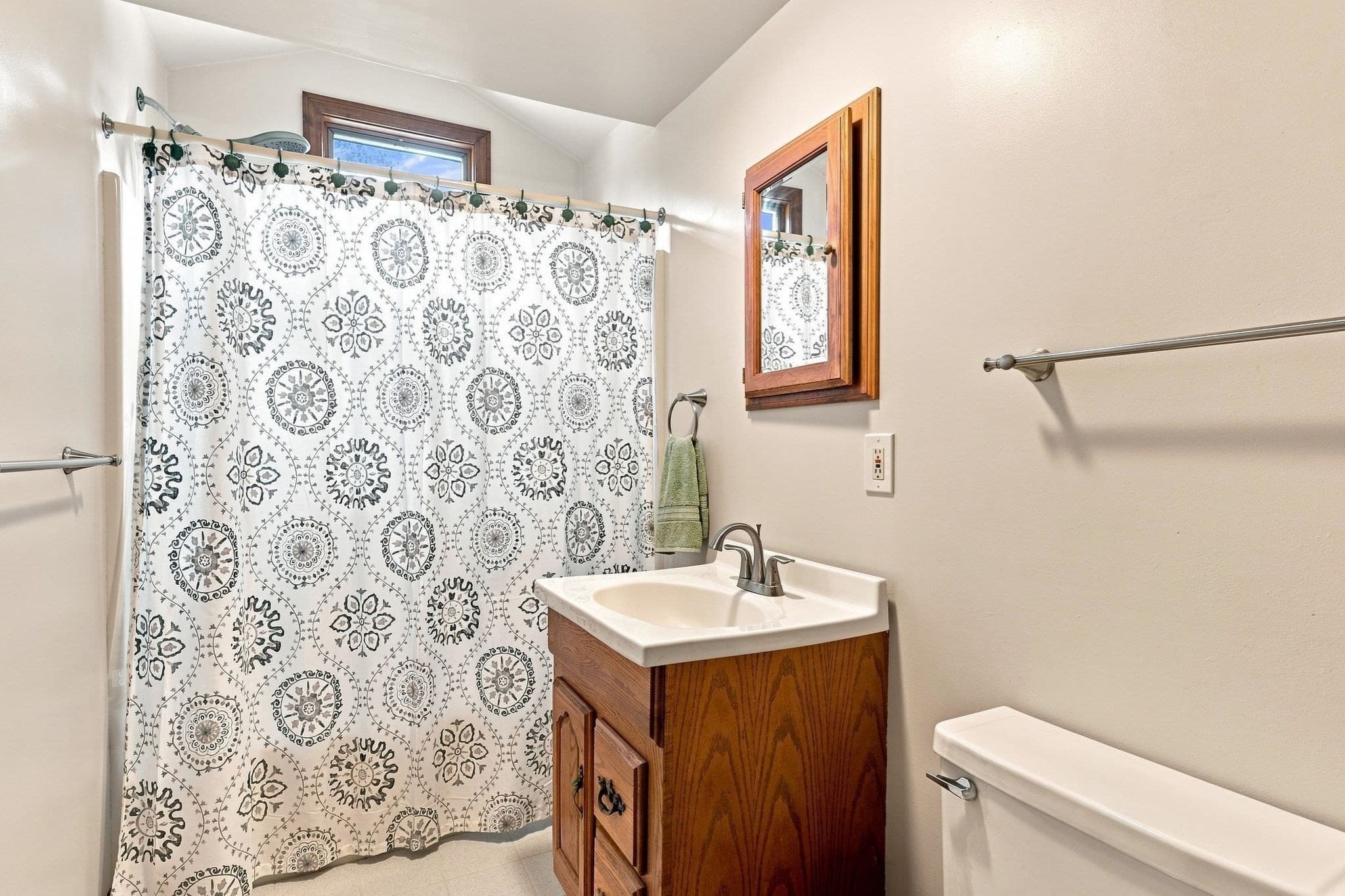 Single Family Residence at 172 Birch Bluffs Dr, Westfield MA 01085, Westfield, photo 25 of 42