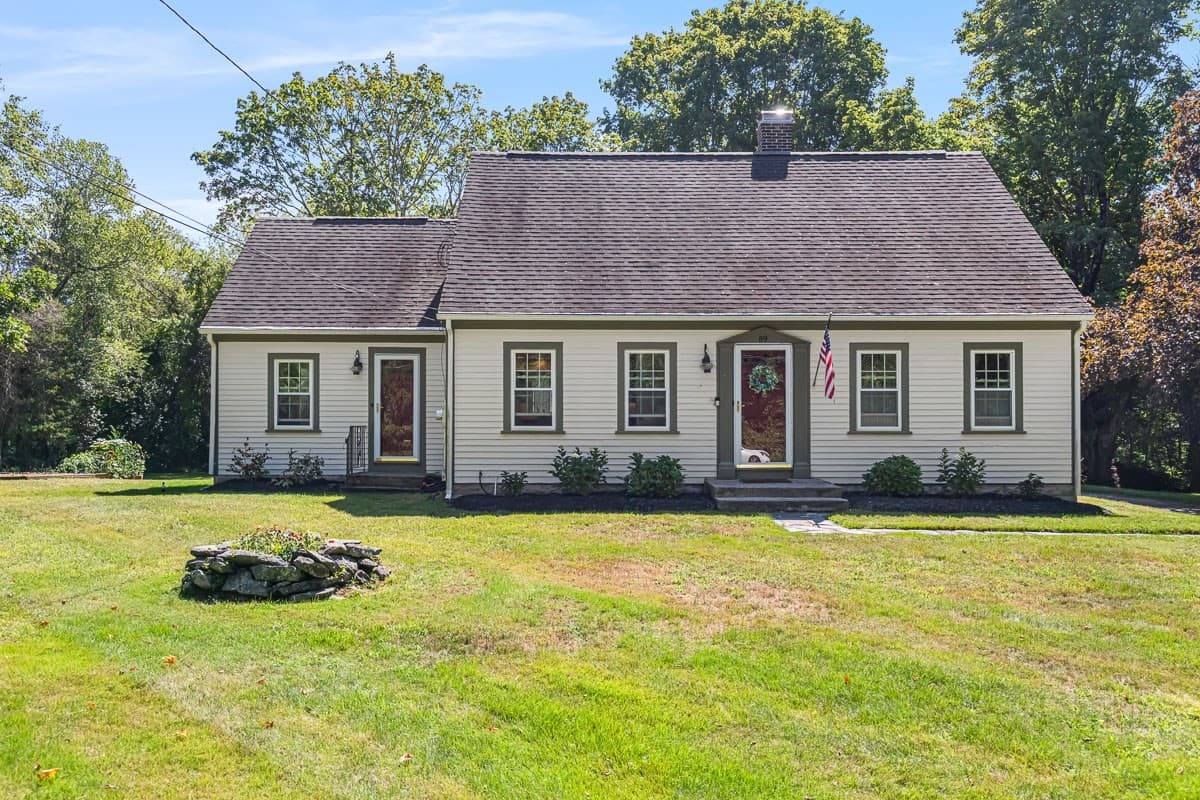 Single Family Residence at 89 Bay State Rd, Rehoboth MA 02769, Rehoboth, photo 2 of 42