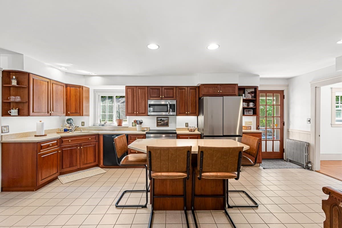 Single Family Residence at 89 Bay State Rd, Rehoboth MA 02769, Rehoboth, photo 12 of 42
