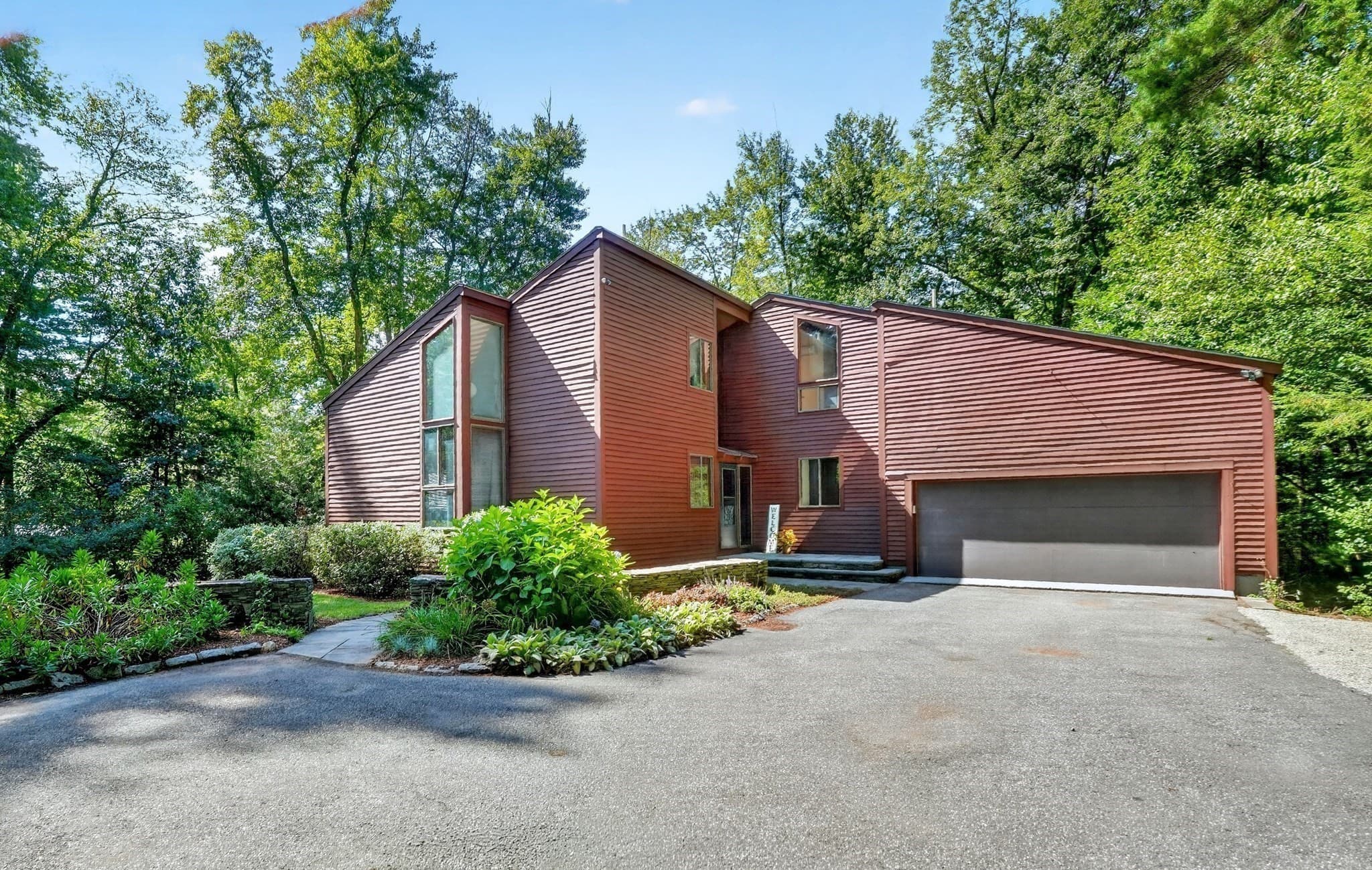 Single Family Residence at 26 Old Stagecoach Rd, Bedford MA 01730, Bedford, photo 37 of 40