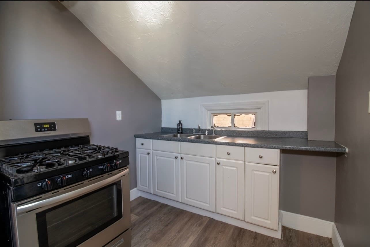 3 Family at 1190 Pleasant St, New Bedford MA 02740, New Bedford, photo 31 of 37