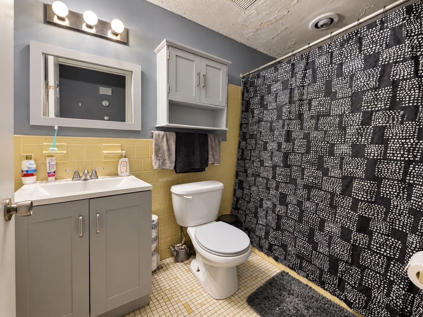 Single Family Residence at 244 Bushee Rd, Swansea MA 02777, Swansea, photo 6 of 8