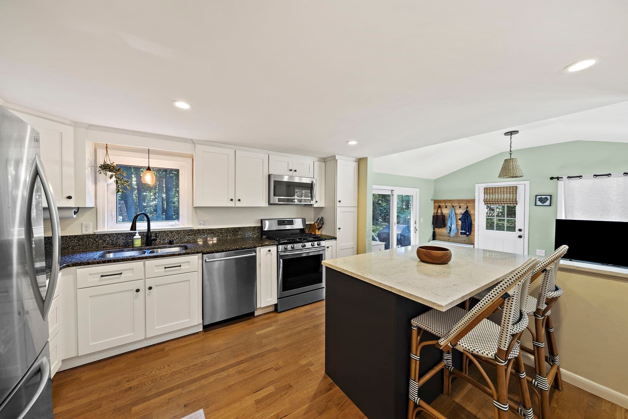 Single Family Residence at 75 Oak St, Pembroke MA 02359, Pembroke, photo 5 of 22