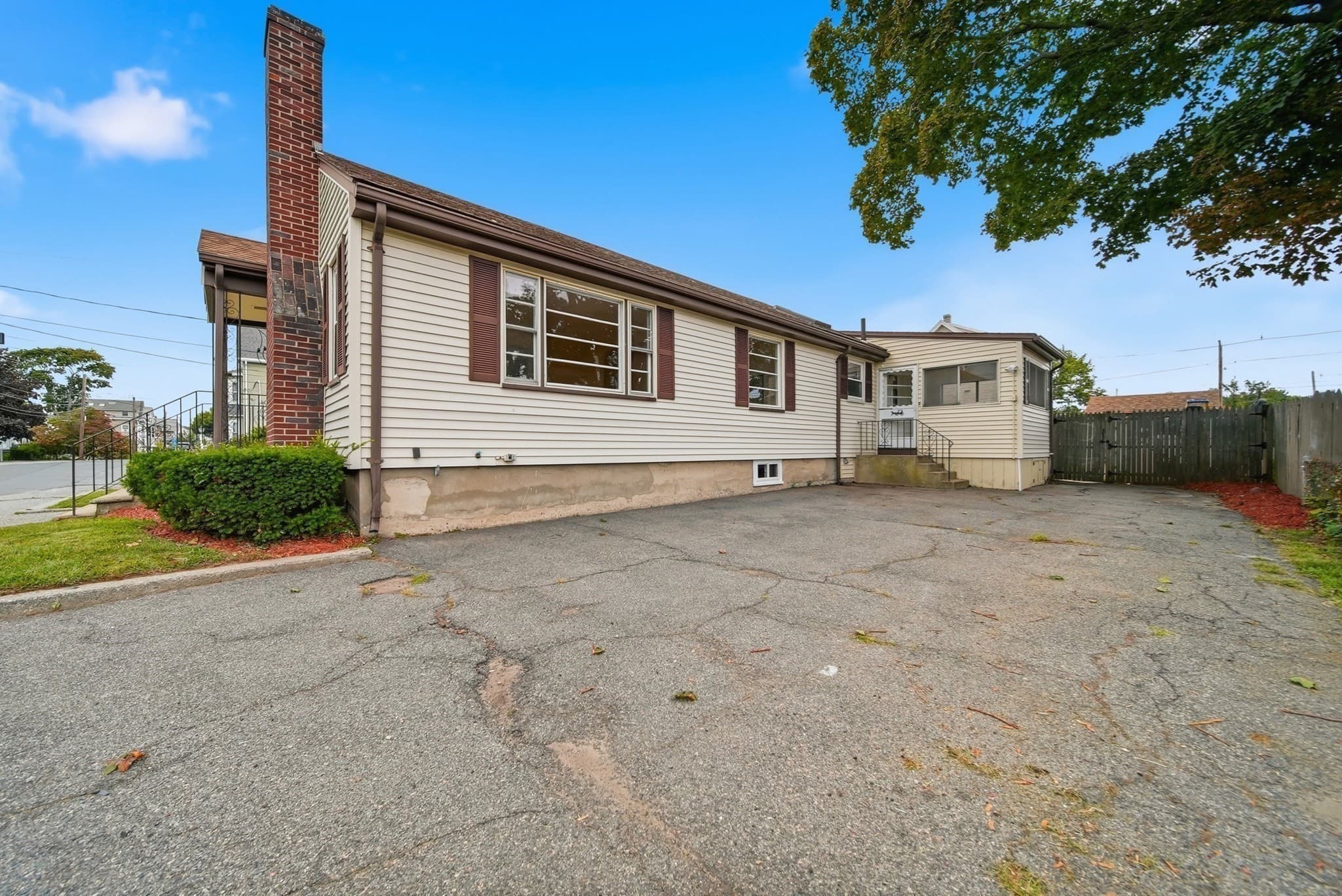 Single Family Residence at 3 Carlton St, Peabody MA 01960, Peabody, photo 4 of 39