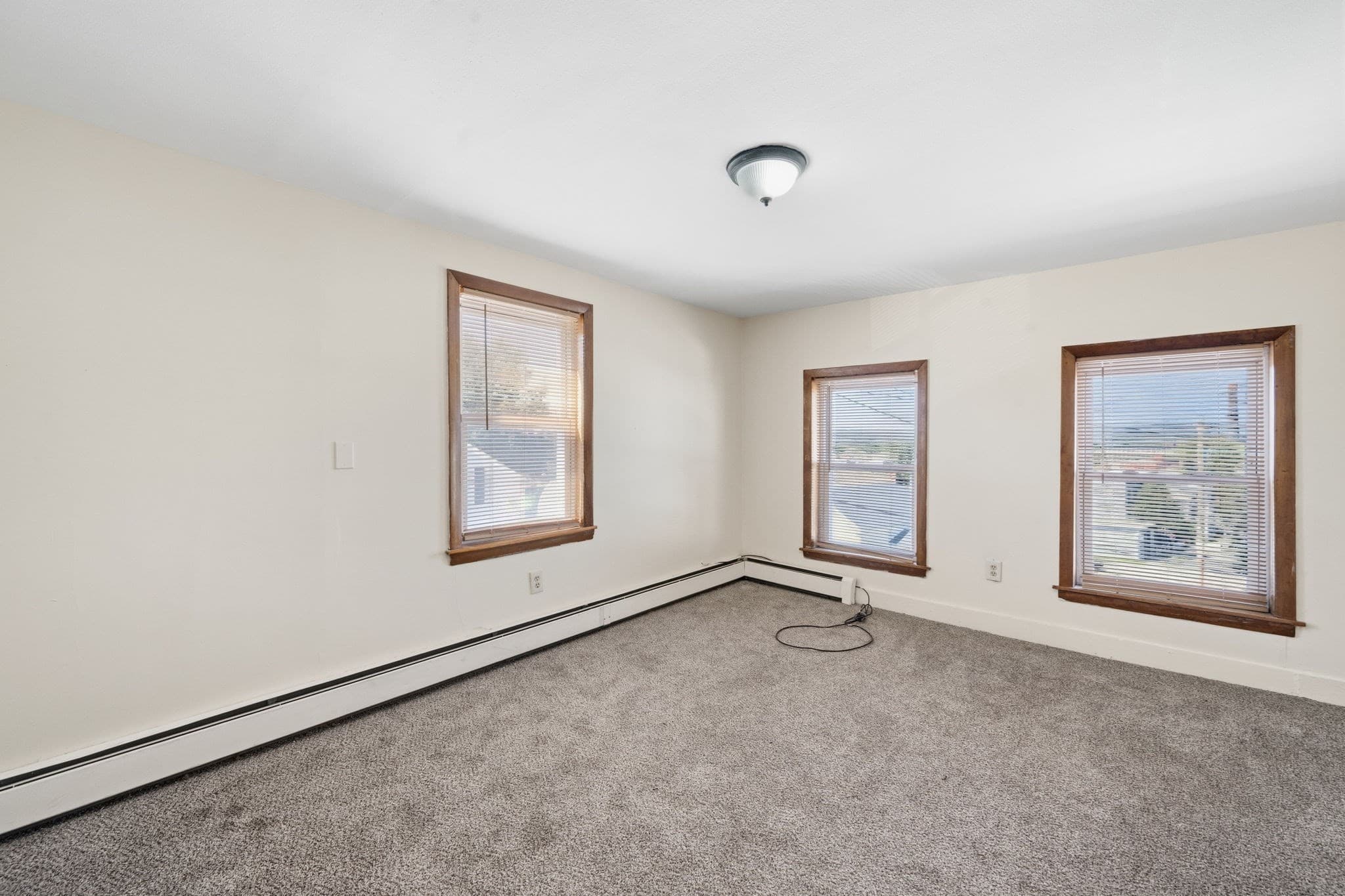 3 Family at 37 Howard St, Chicopee MA 01013, Chicopee, photo 22 of 39