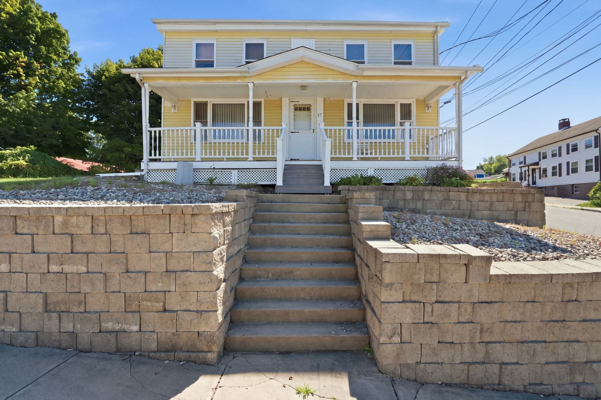37 Howard St, Chicopee MA 01013