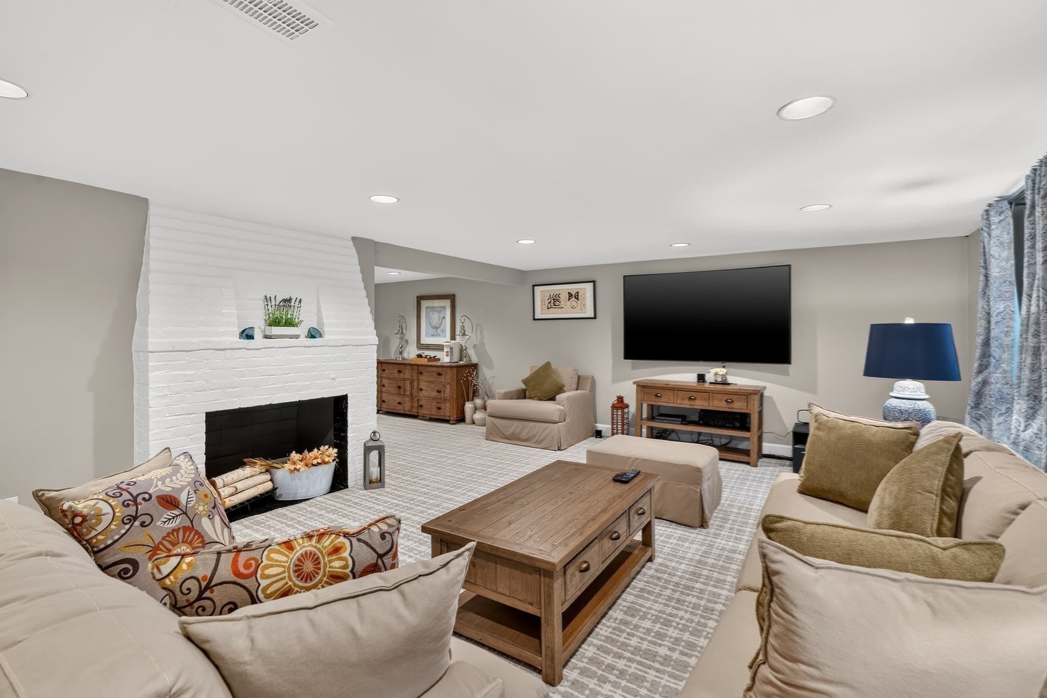 Single Family Residence at 97 Arnold Road, Wellesley MA 02481, Wellesley, photo 33 of 37