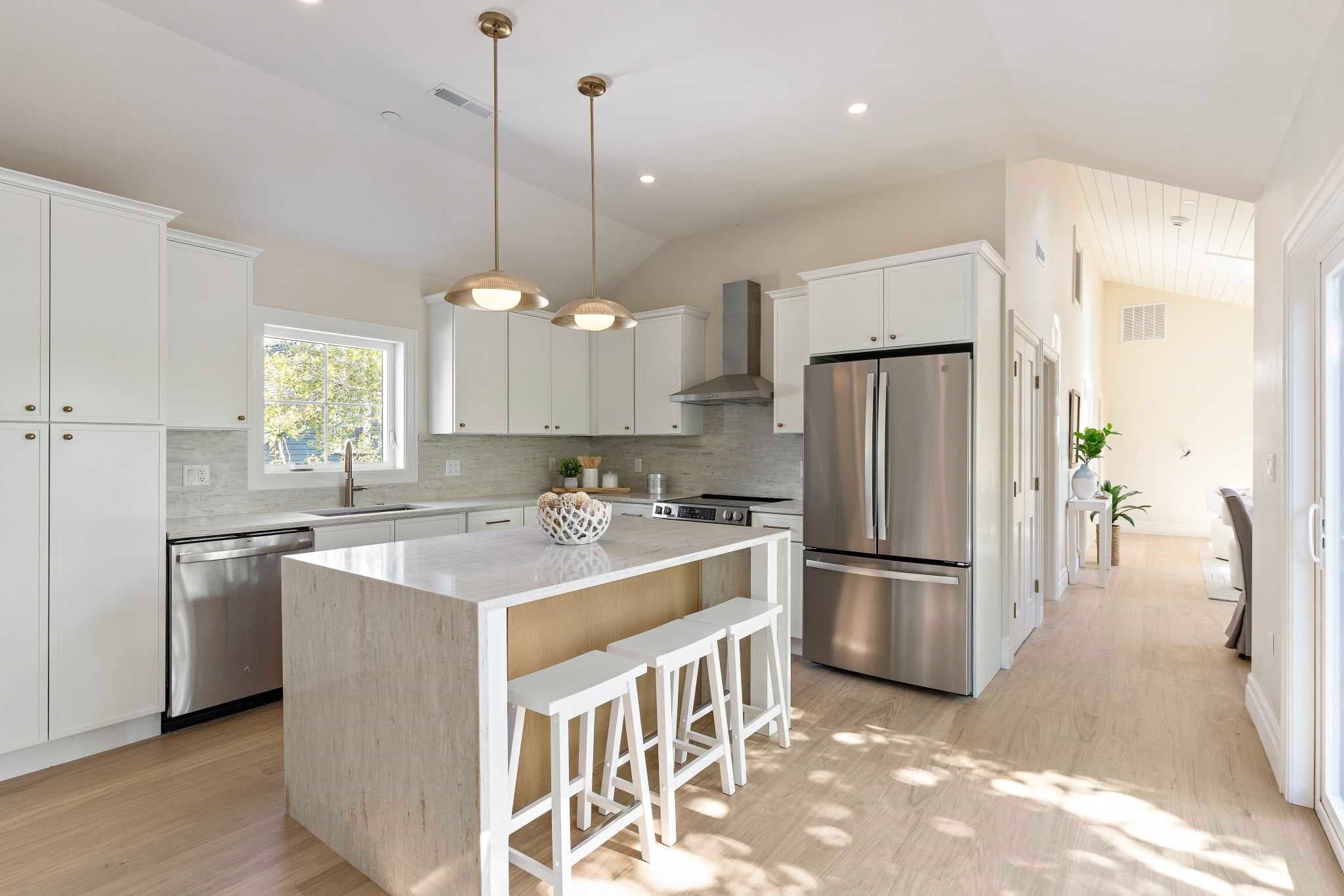 114 Hale St # 3, Beverly MA 01915