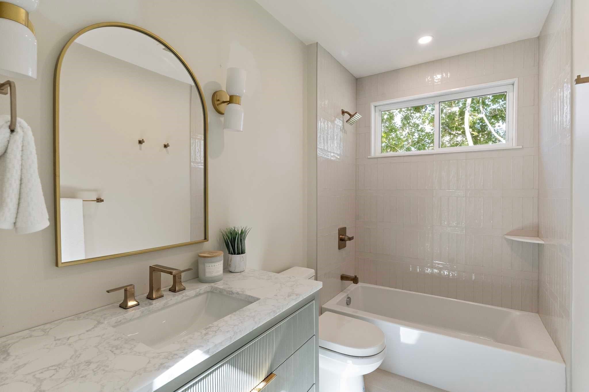 Condominium at 114 Hale St # 3, Beverly MA 01915, Beverly, photo 9 of 14