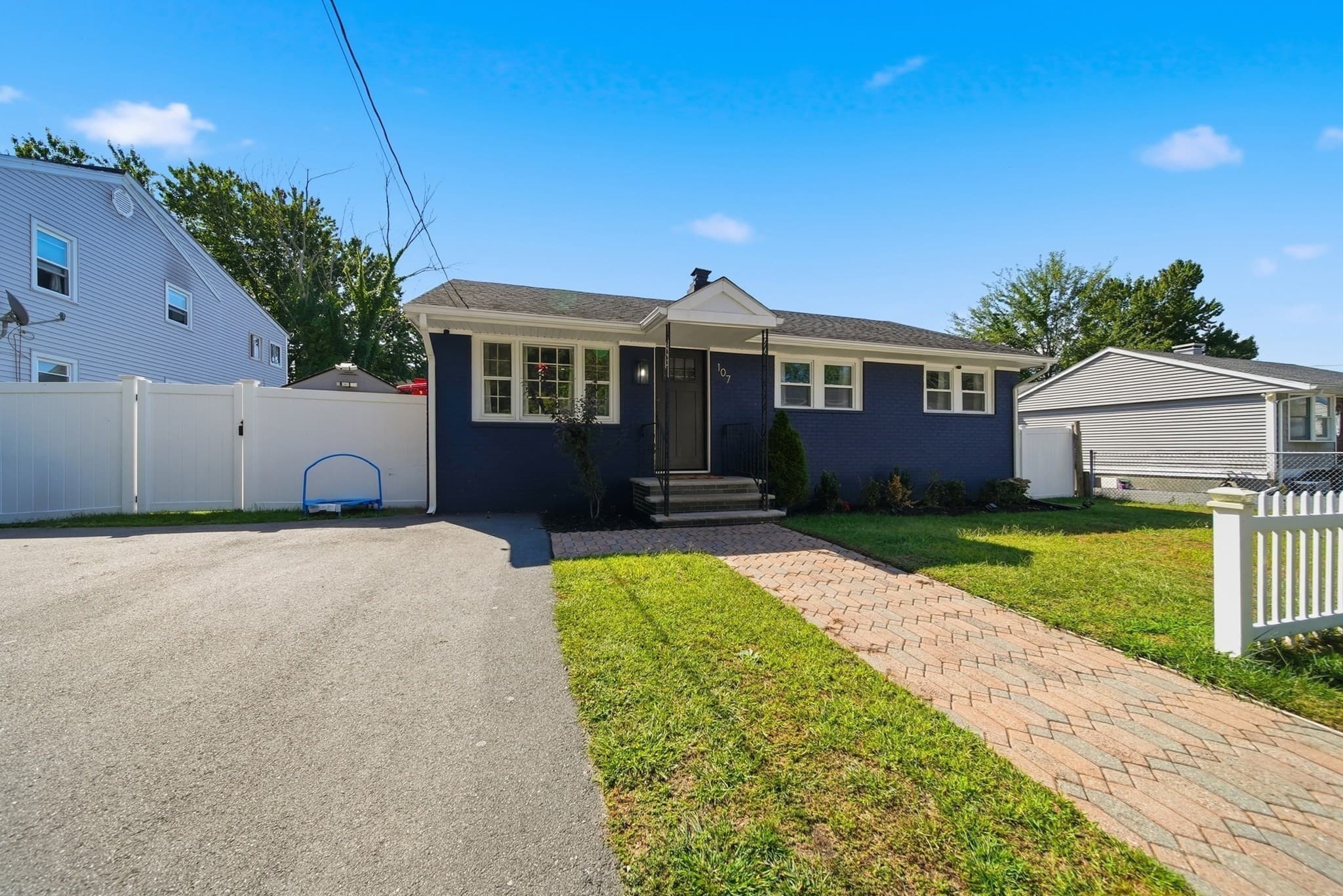 Single Family Residence at 107 New York St, Lowell MA 01854, Lowell, photo 6 of 39
