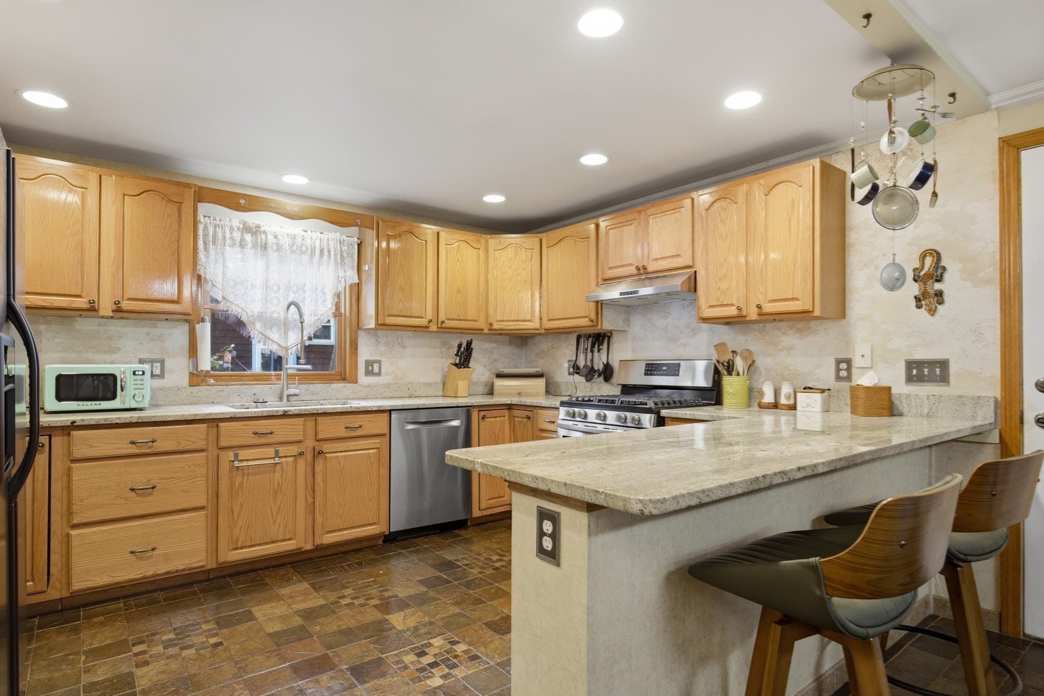 Single Family Residence at 7 Gambier Street, Newton MA 02466, Newton, photo 12 of 38