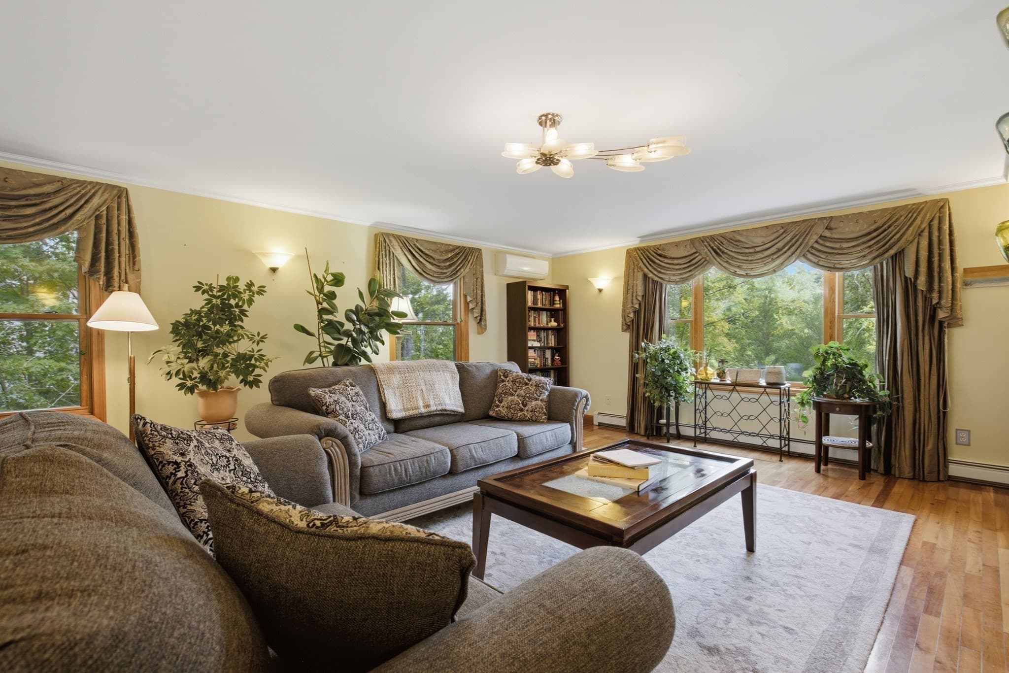 Single Family Residence at 7 Gambier Street, Newton MA 02466, Newton, photo 7 of 38