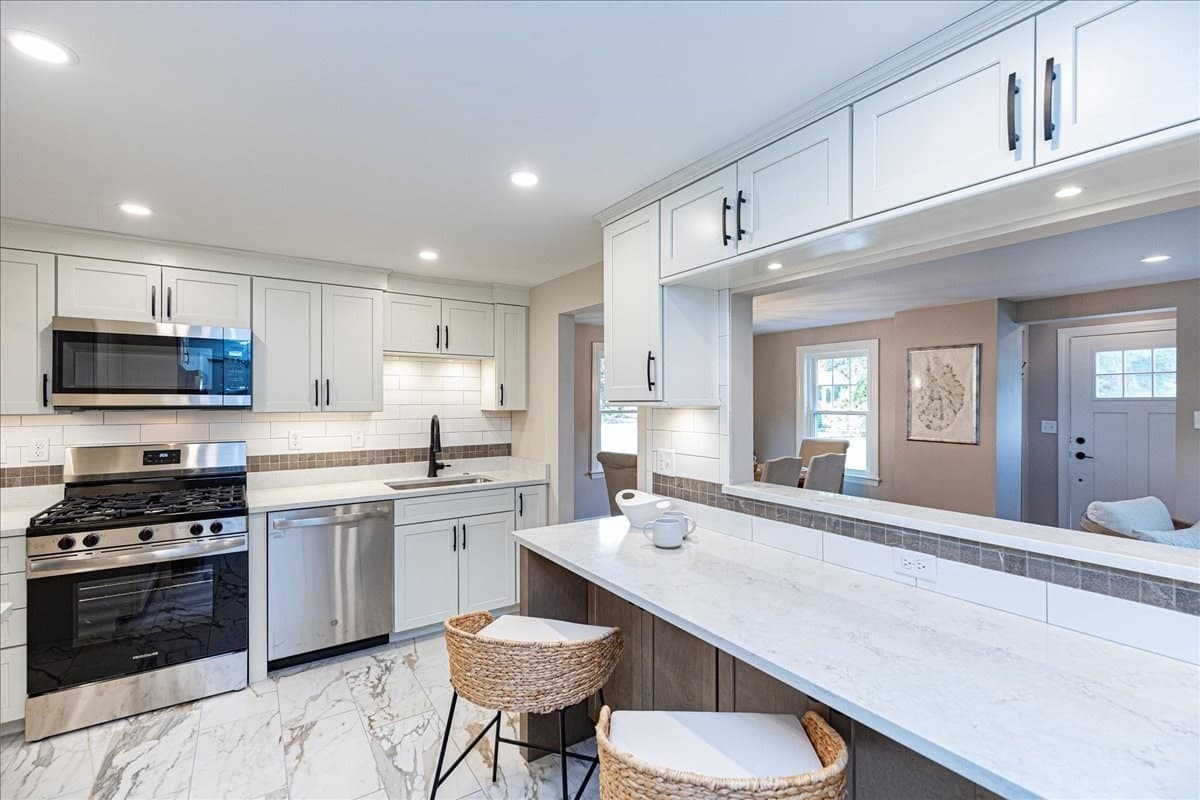 Single Family Residence at 39 Birch St, Tewksbury MA 01876, Tewksbury, photo 13 of 41