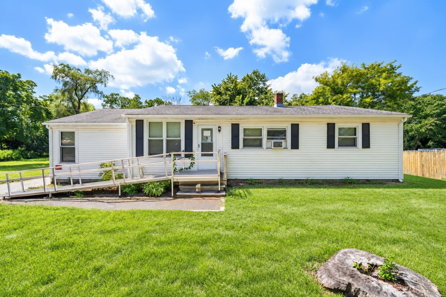 138 Fremont St, Taunton MA 02780