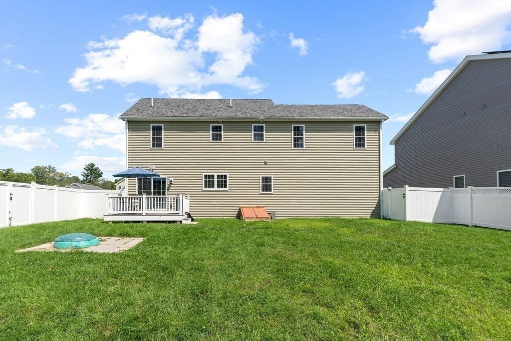 Single Family Residence at 29 Tea Party Dr # 29, Uxbridge MA 01569, Uxbridge, photo 9 of 42