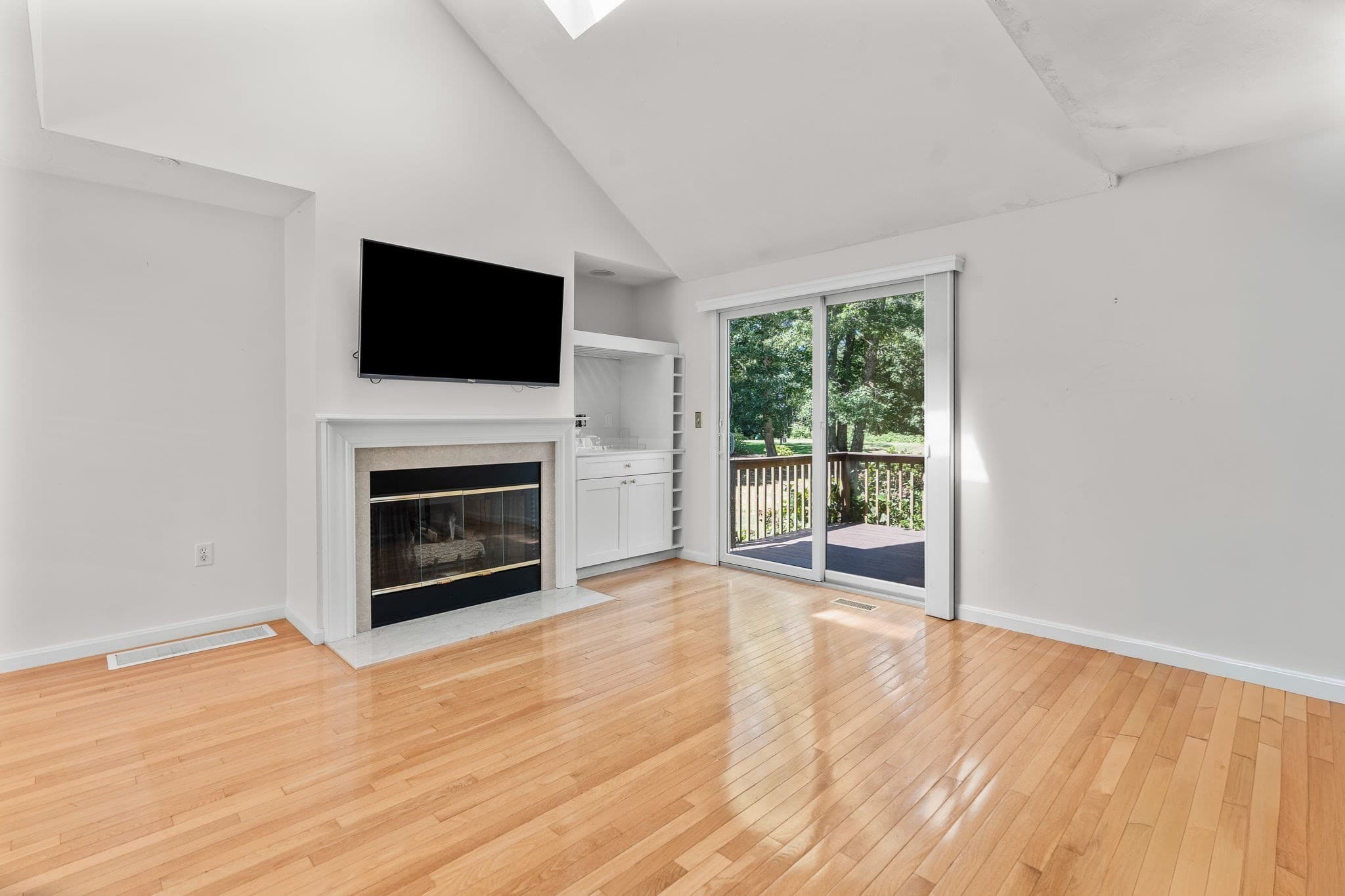 Single Family Residence at 7 Par Three Ct, Mashpee MA 02649, Mashpee, photo 5 of 38