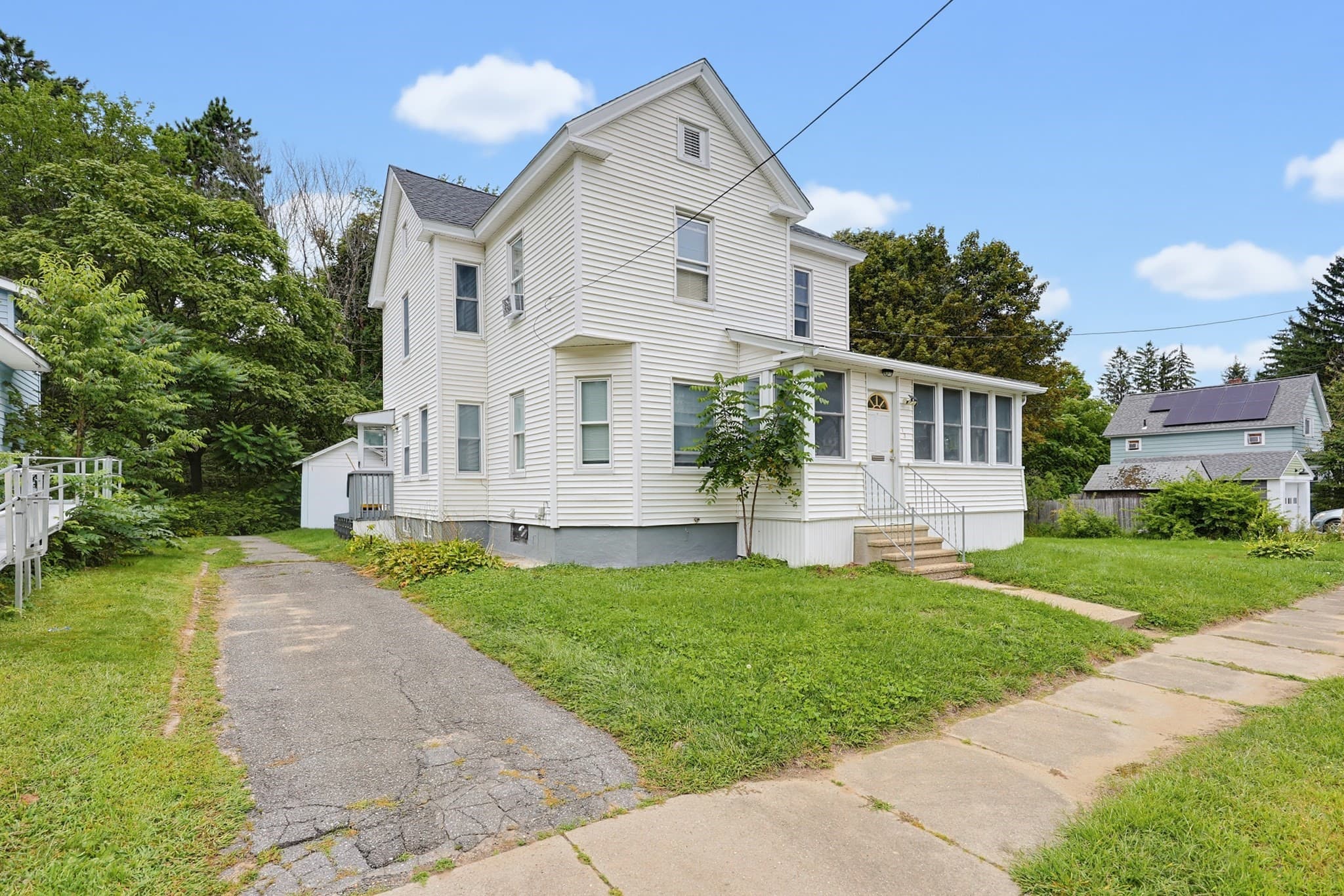 13 Campbell Ave, Leominster MA 01453