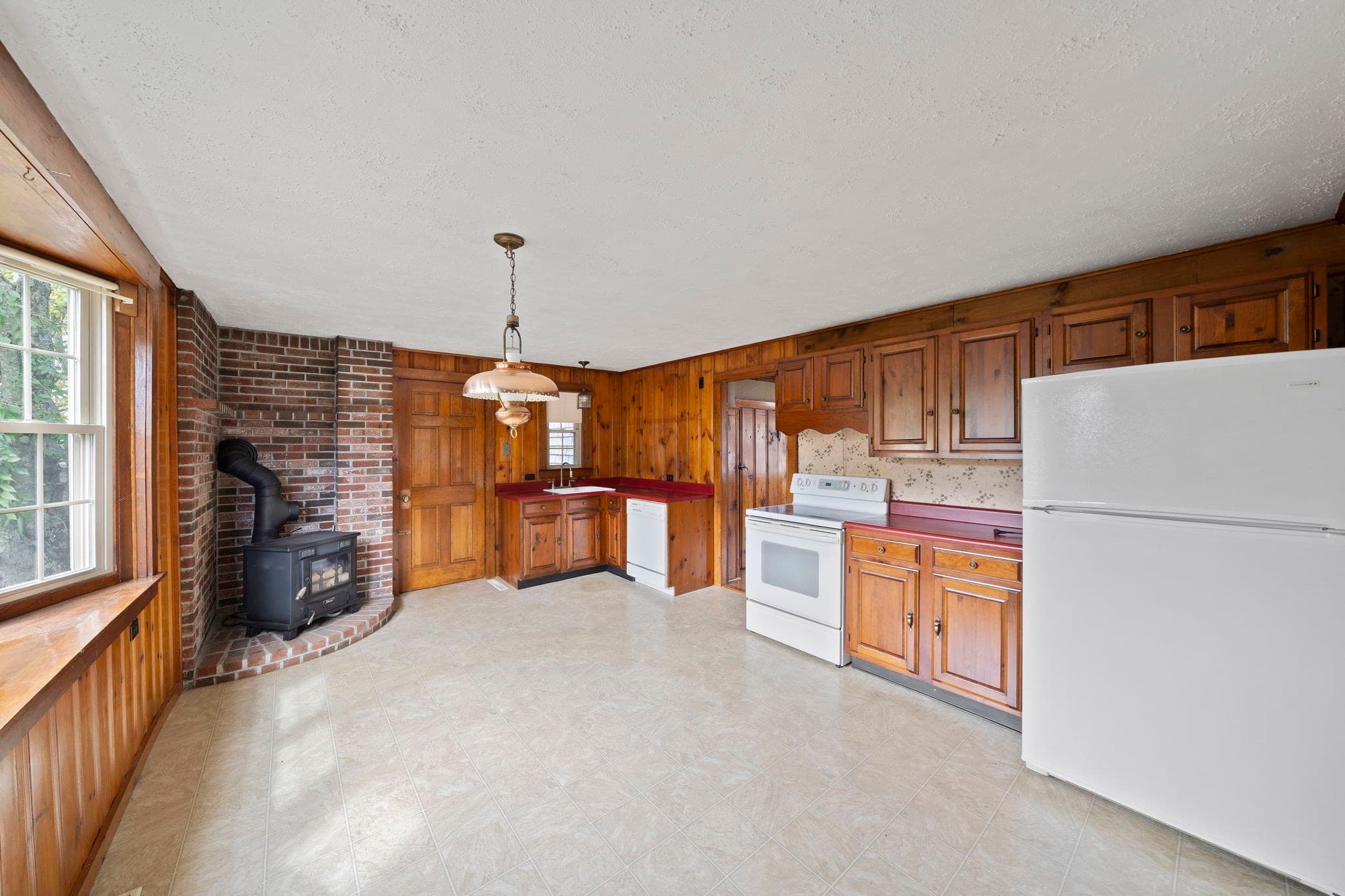 Single Family Residence at 109 West Water St, Rockland MA 02370, Rockland, photo 6 of 38