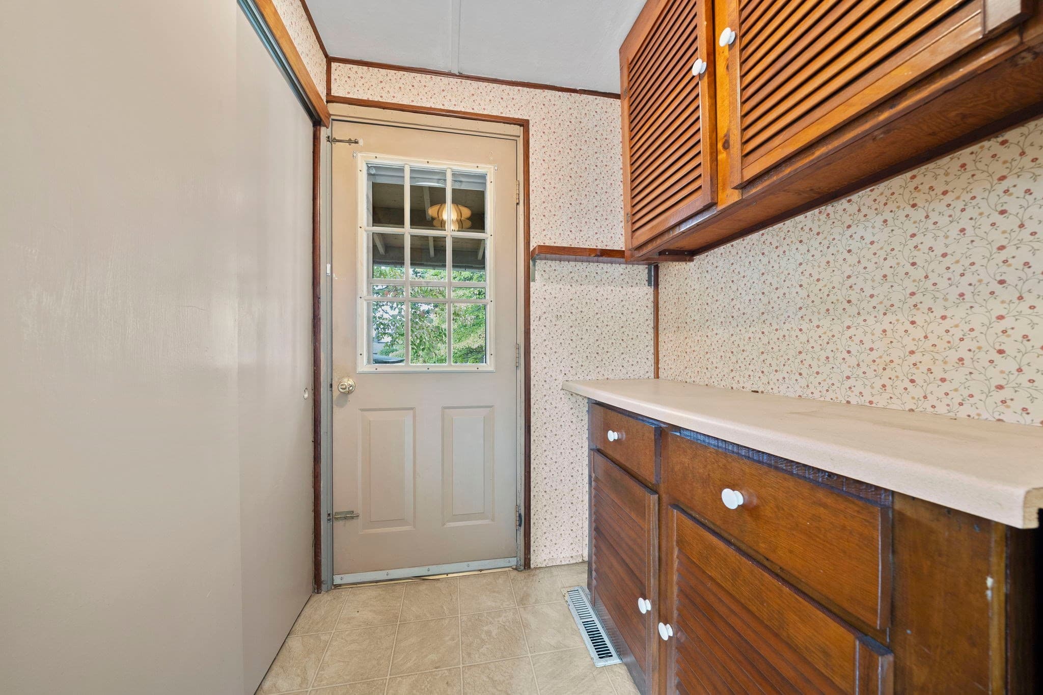 Single Family Residence at 109 West Water St, Rockland MA 02370, Rockland, photo 7 of 38