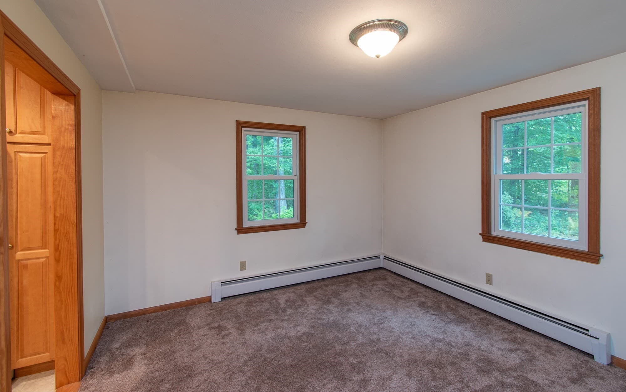 Single Family Residence at 16 Crabapple Ln, Chelmsford MA 01824, photo 6 of 27