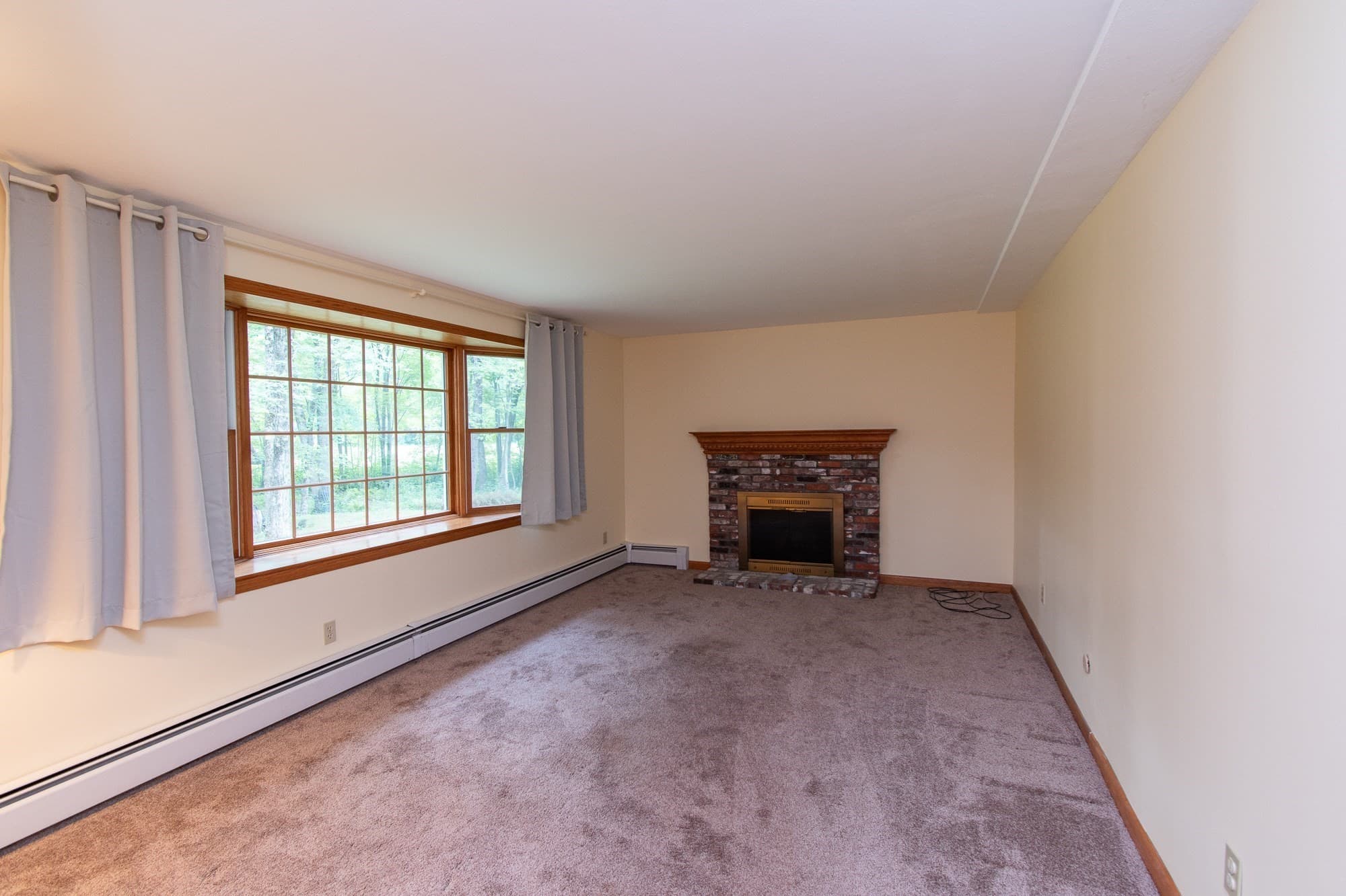 Single Family Residence at 16 Crabapple Ln, Chelmsford MA 01824, photo 11 of 27