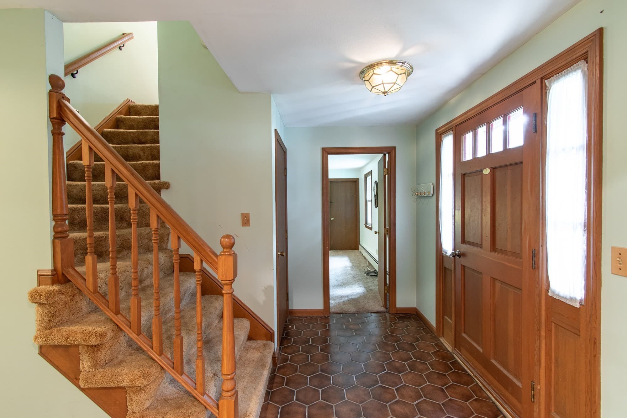 Single Family Residence at 16 Crabapple Ln, Chelmsford MA 01824, photo 8 of 27