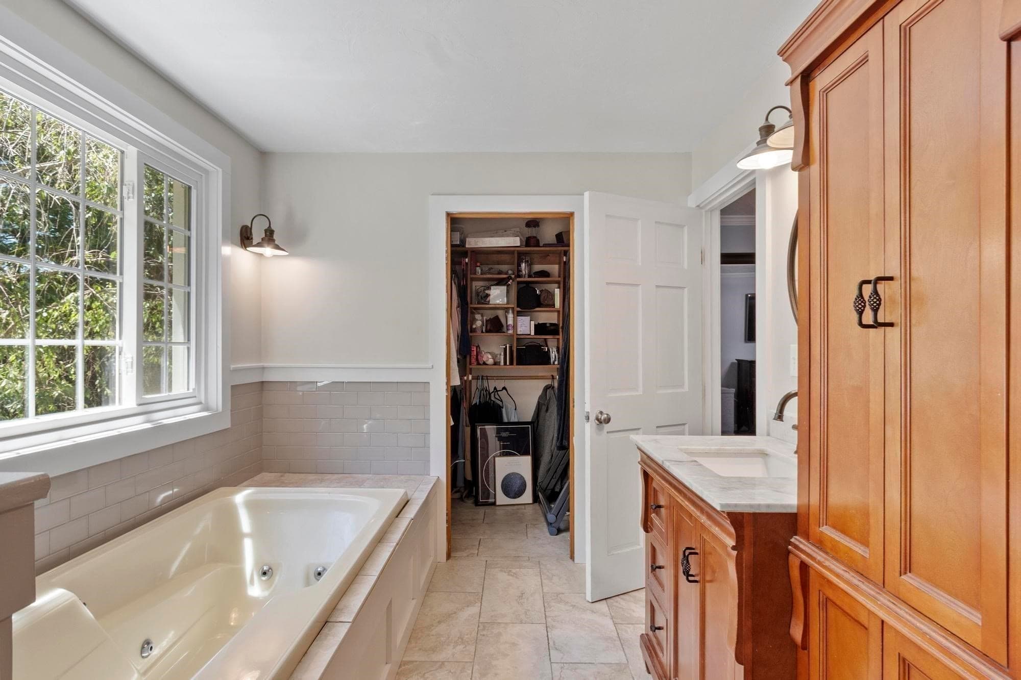 Single Family Residence at 22 Ponnakin Hill Rd, Charlton MA 01507, Charlton, photo 17 of 38