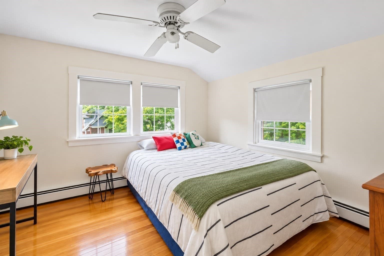 Single Family Residence at 117 Spring St, Hull MA 02045, Hull, photo 18 of 36