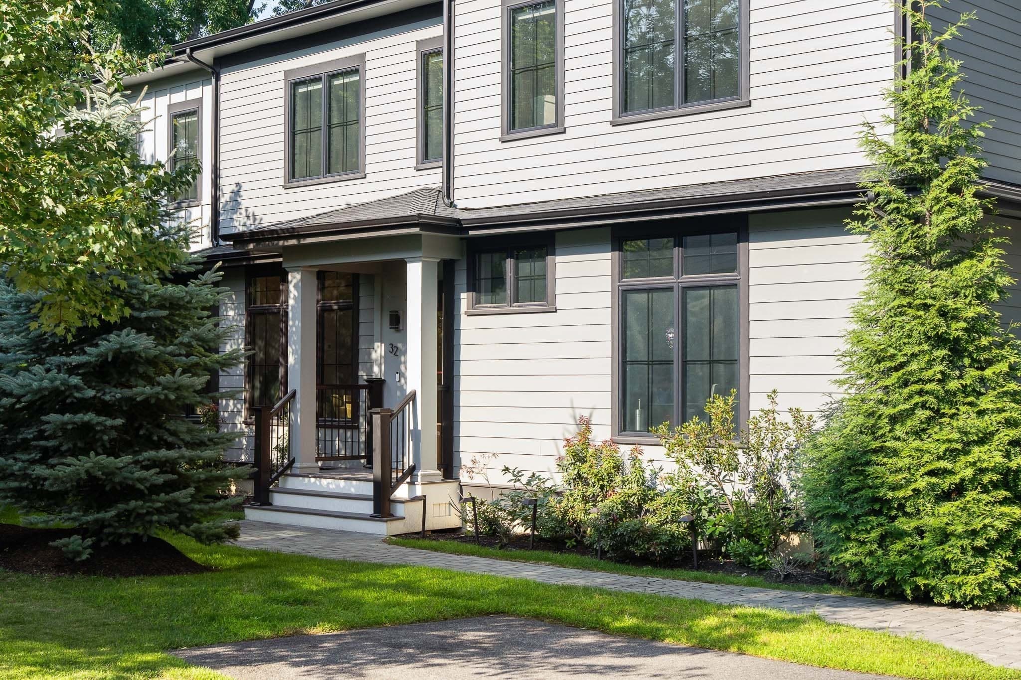 32 Lantern Ln, Wellesley MA 02481