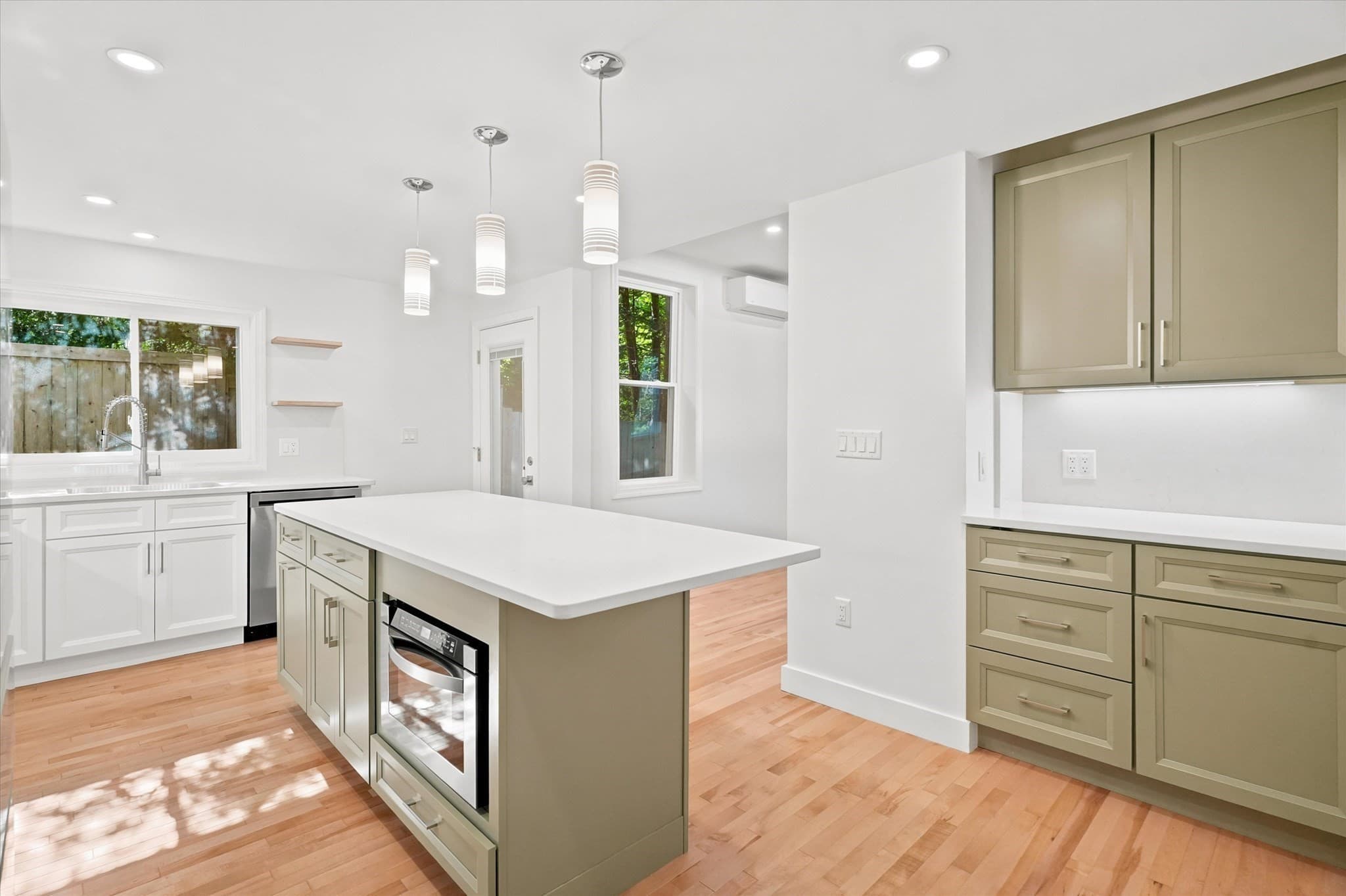 Single Family Residence at 8 Wilmington Road, Burlington MA 01803, Burlington, photo 7 of 42