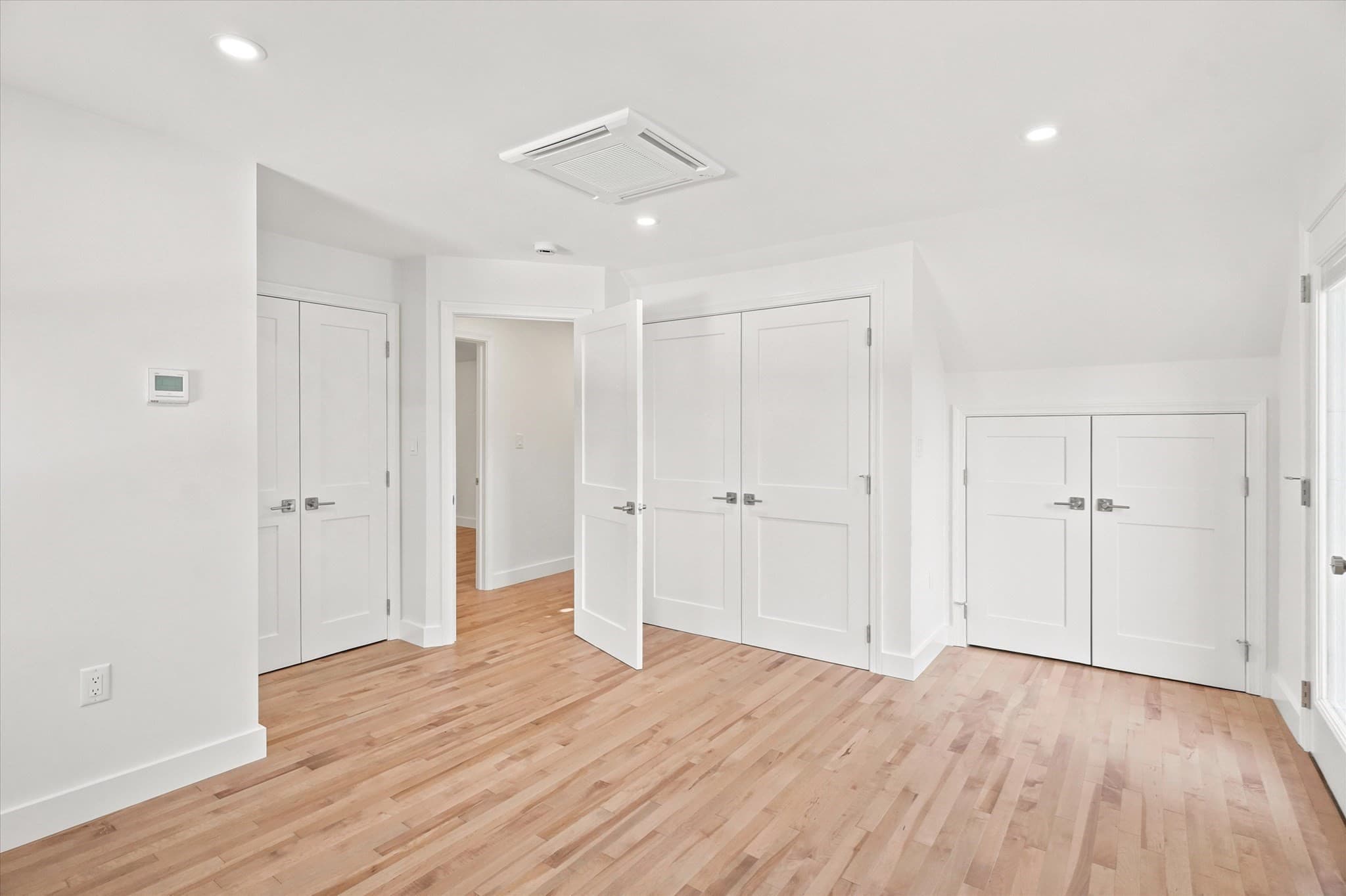 Single Family Residence at 8 Wilmington Road, Burlington MA 01803, Burlington, photo 20 of 42