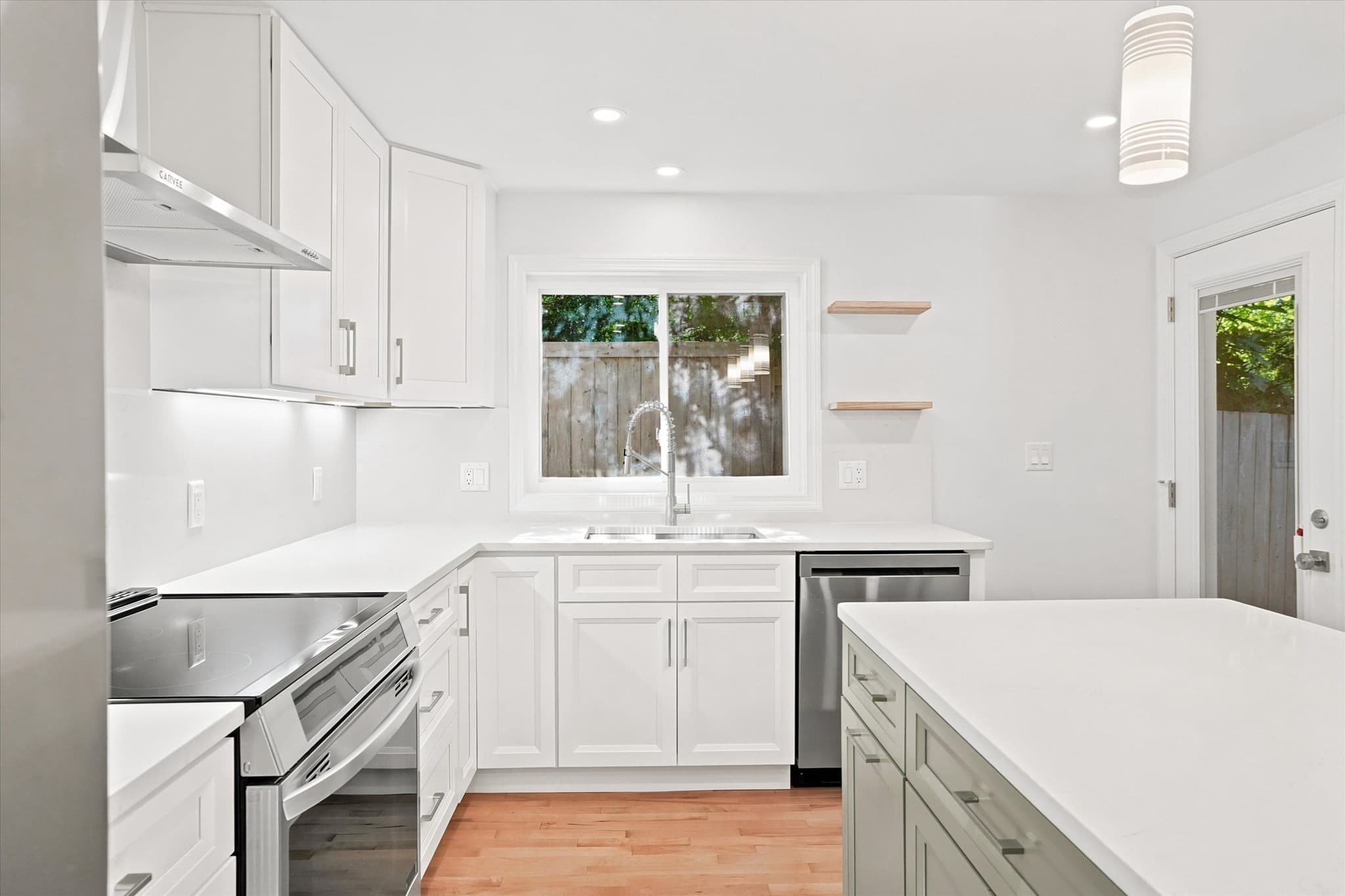 Single Family Residence at 8 Wilmington Road, Burlington MA 01803, Burlington, photo 4 of 42