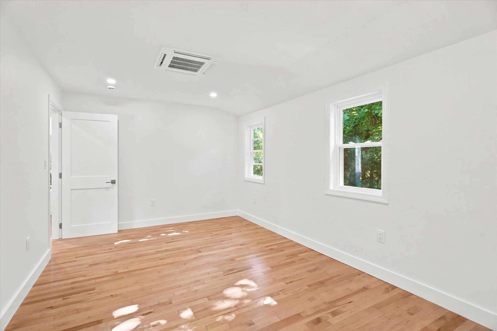 Single Family Residence at 8 Wilmington Road, Burlington MA 01803, Burlington, photo 25 of 42