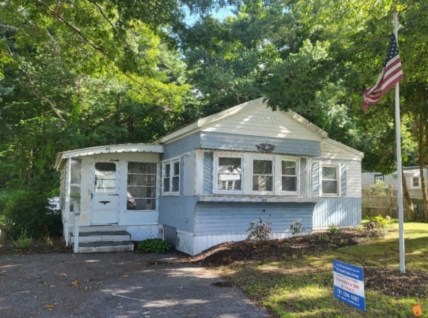 65 Beechwood Road, Halifax MA 02338