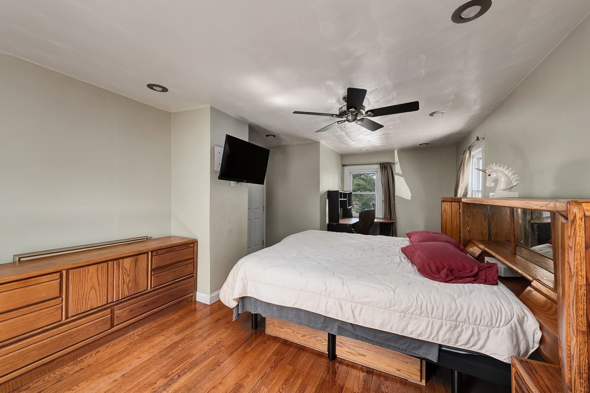 Single Family Residence at 37 Riverdale Ave, Haverhill MA 01835, Haverhill, photo 14 of 33
