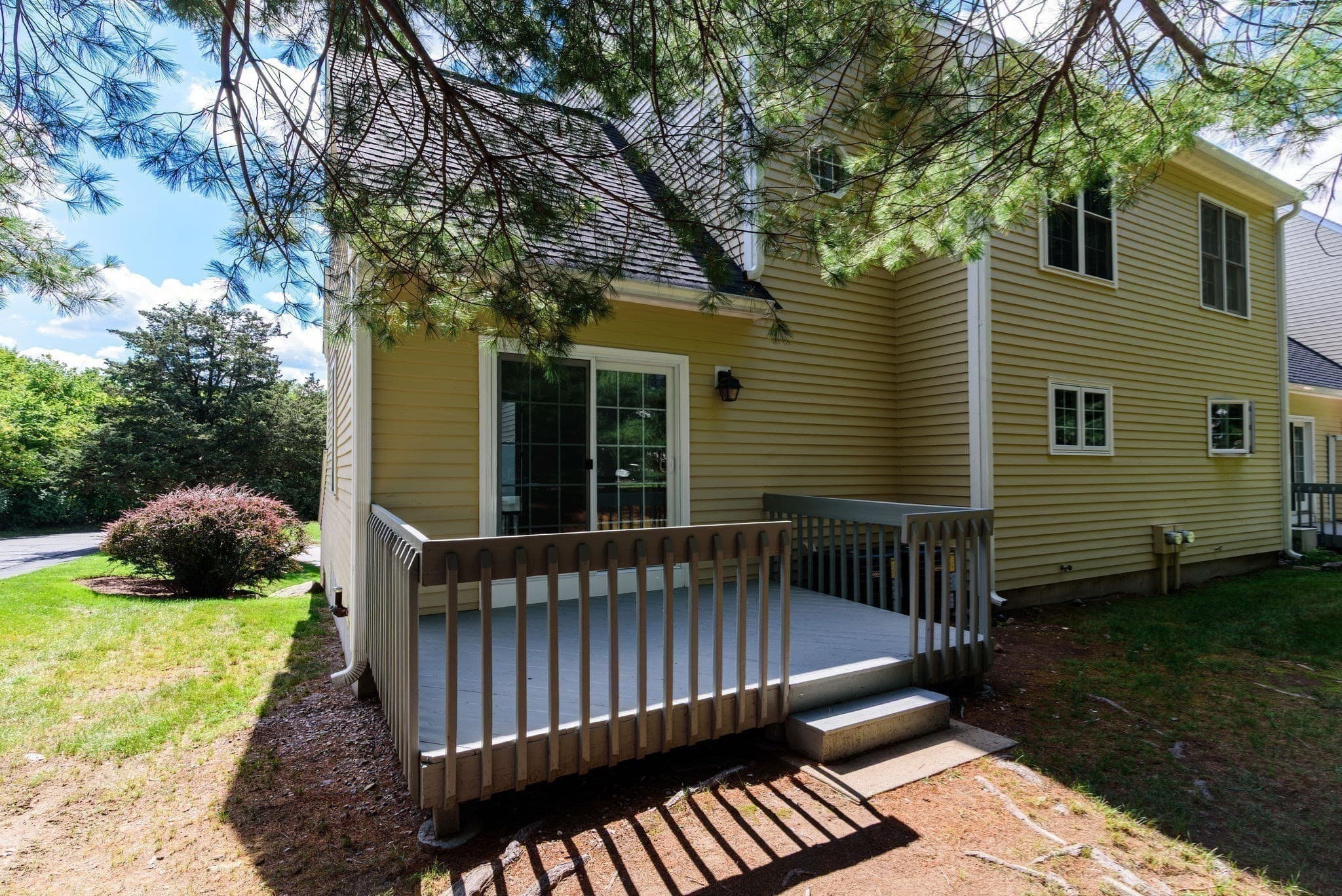 Condominium at 29 Oak Knoll Dr. # 29, North Attleboro MA 02760, North Attleboro, photo 38 of 40