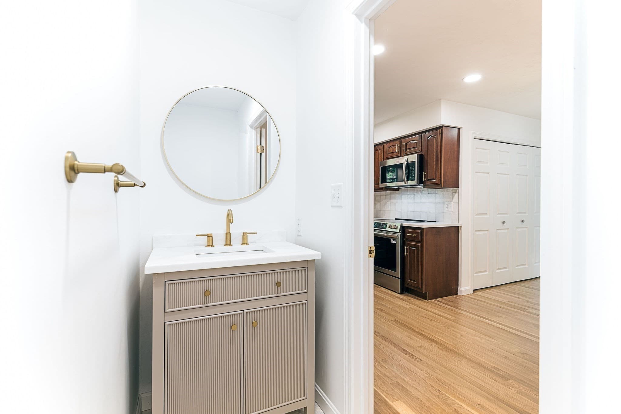 Condominium at 29 Oak Knoll Dr. # 29, North Attleboro MA 02760, North Attleboro, photo 10 of 40