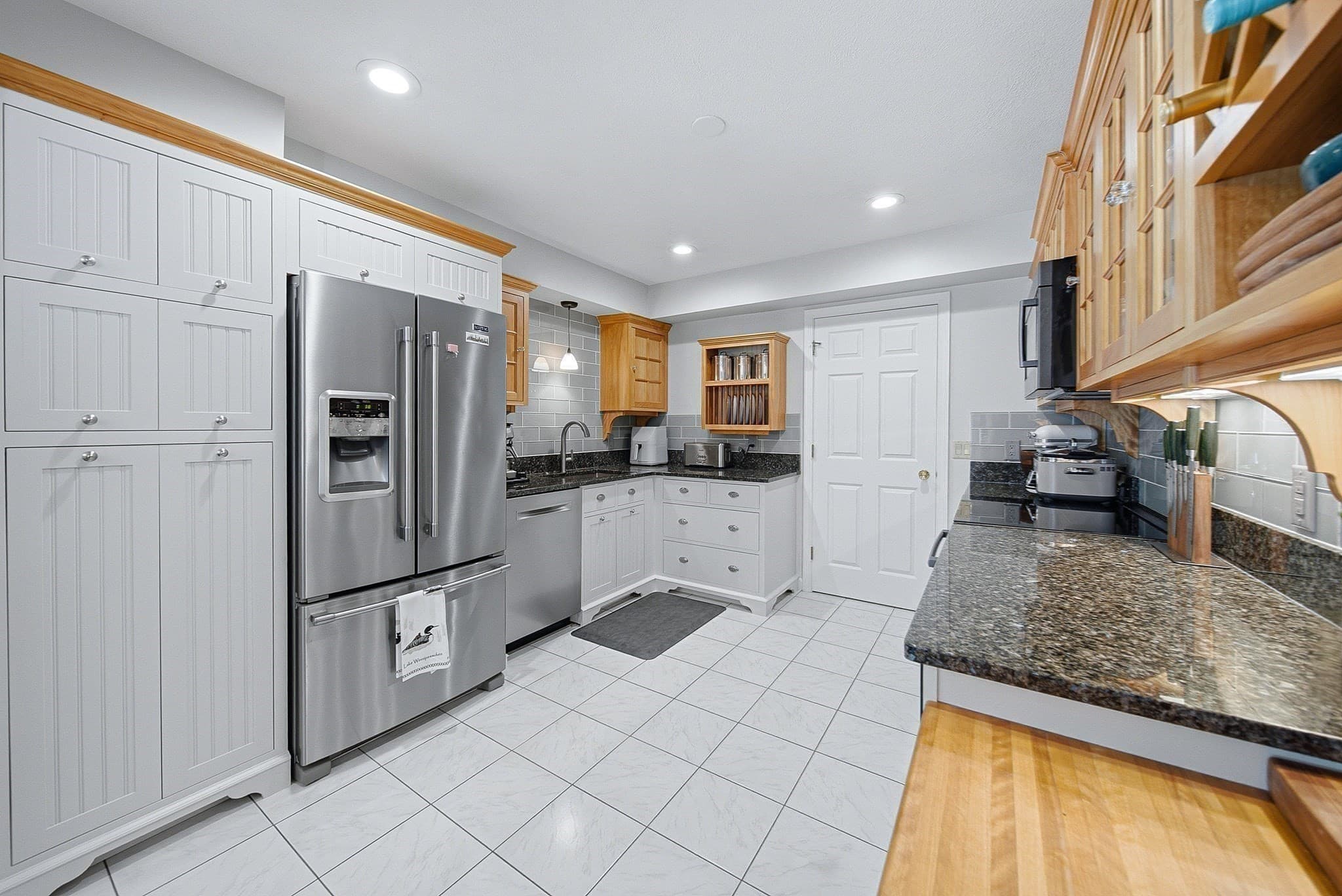 Condominium at 16 Country Club Rd # 16, Peabody MA 01960, Peabody, photo 6 of 41