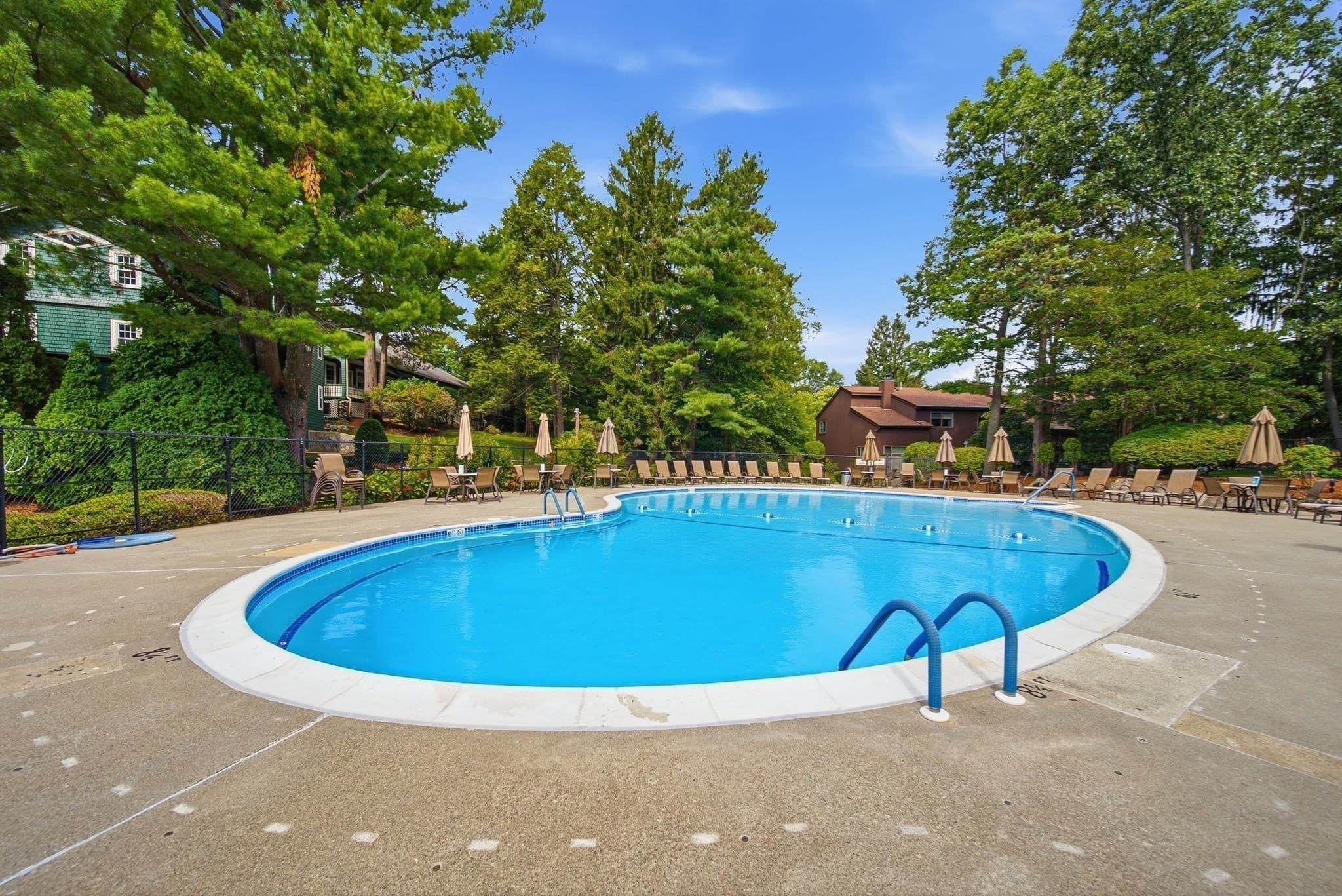 Condominium at 16 Country Club Rd # 16, Peabody MA 01960, Peabody, photo 35 of 41