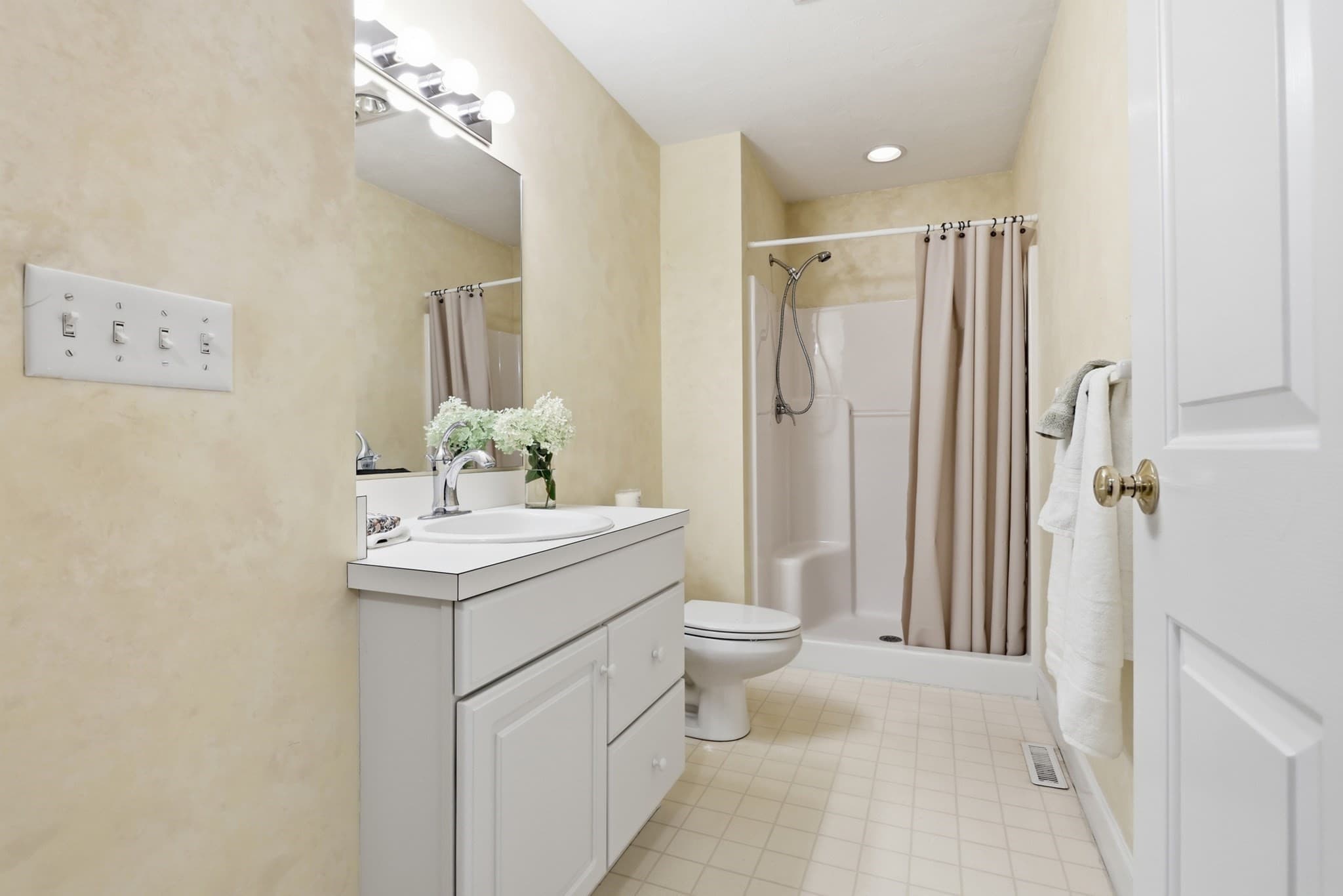 Condominium at 111 Stow Rd # 111, Boxborough MA 01775, Boxborough, photo 18 of 24