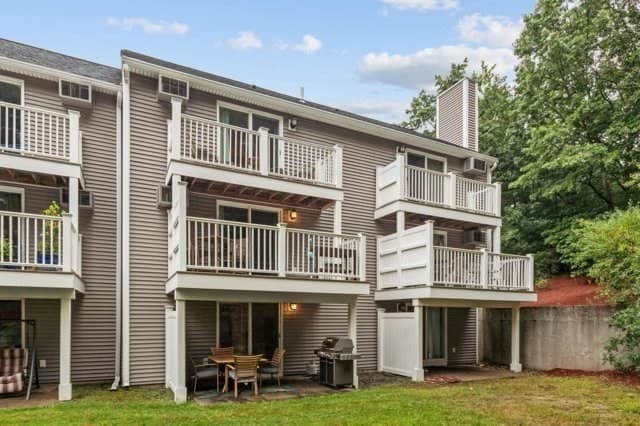 Condominium at 30 Sycamore Drive # 30, Leominster MA 01453, Leominster, photo 17 of 18