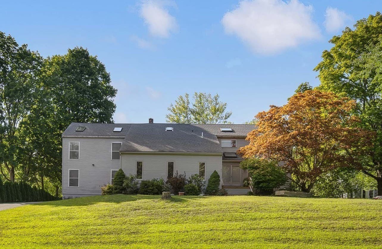 Single Family Residence at 10 Pond View Ln, Ashland MA 01721, Ashland, photo 2 of 19
