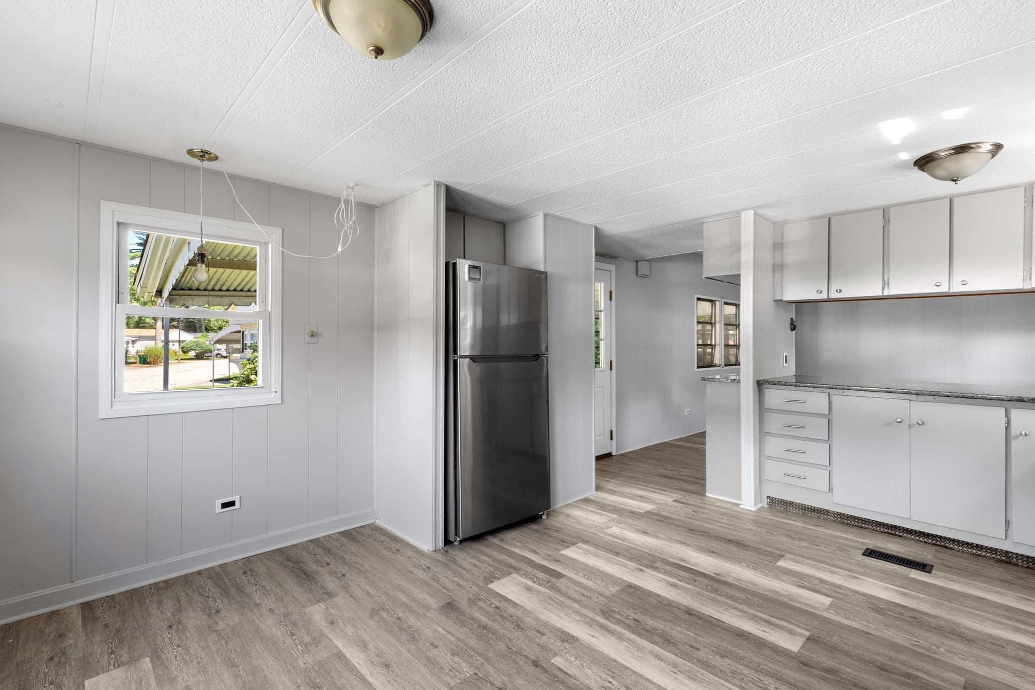 Mobile Home at 71 Maplewood Dr, Halifax MA 02338, Halifax, photo 6 of 27