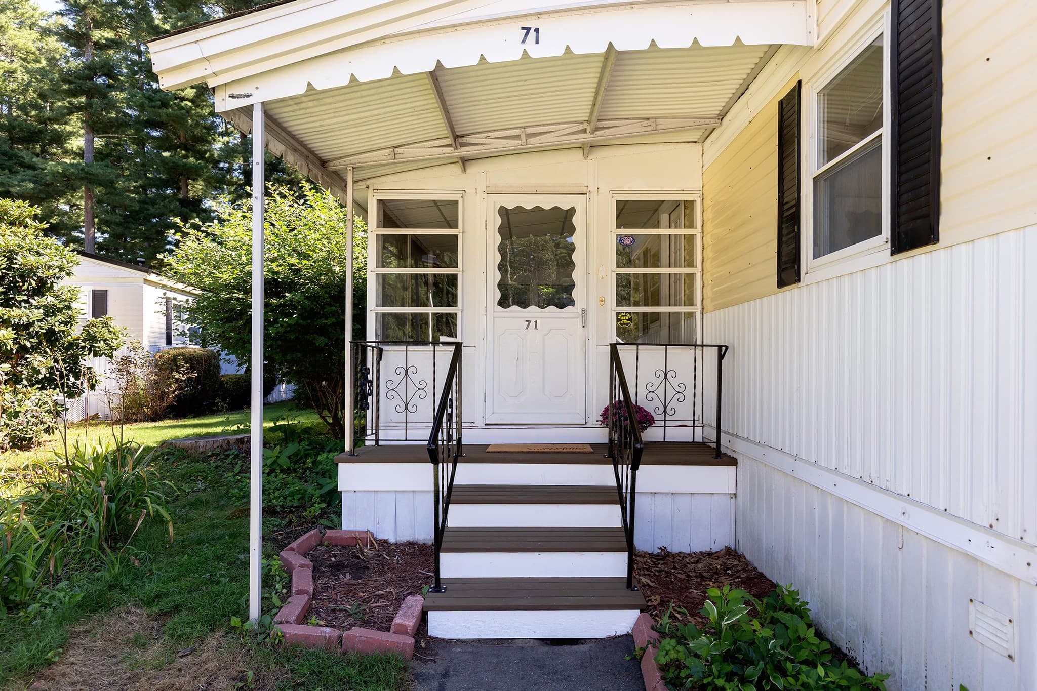 71 Maplewood Dr, Halifax MA 02338