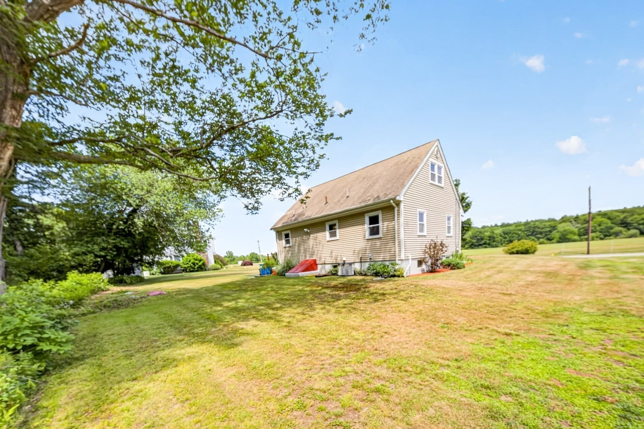 Single Family Residence at 1761 Washington St, East Bridgewater MA 02333, East Bridgewater, photo 2 of 20