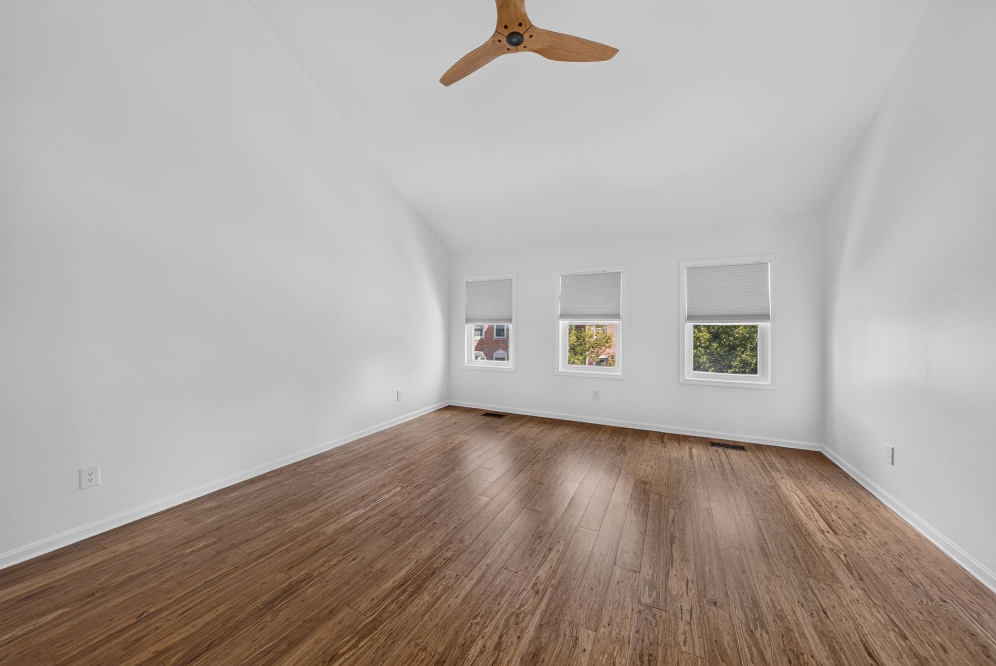 Condominium at 28 Admirals Way # 28, Chelsea MA 02150, Chelsea, photo 11 of 27