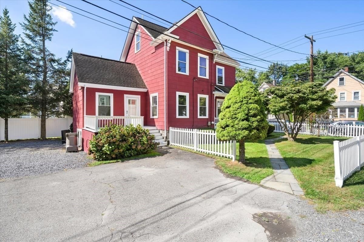 Single Family Residence at 92 Alexander St, Framingham MA 01702, Framingham, photo 4 of 27