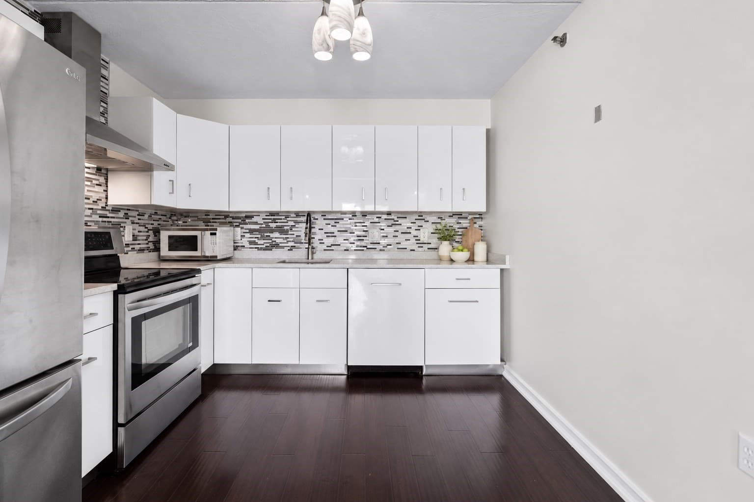 Condominium at 200 Cove Way # 1012, Quincy MA 02169, Quincy, photo 5 of 22