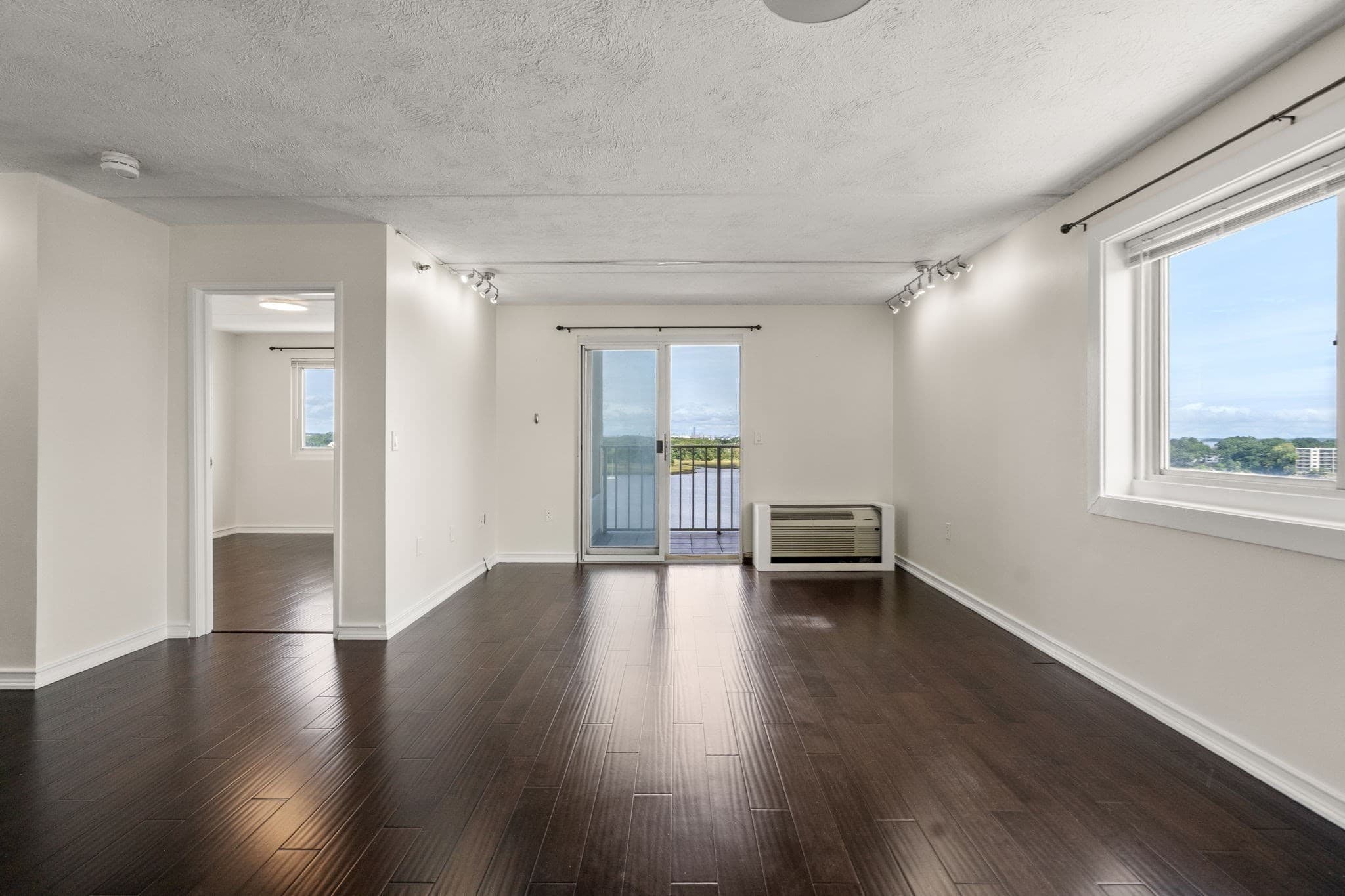 Condominium at 200 Cove Way # 1012, Quincy MA 02169, Quincy, photo 9 of 22