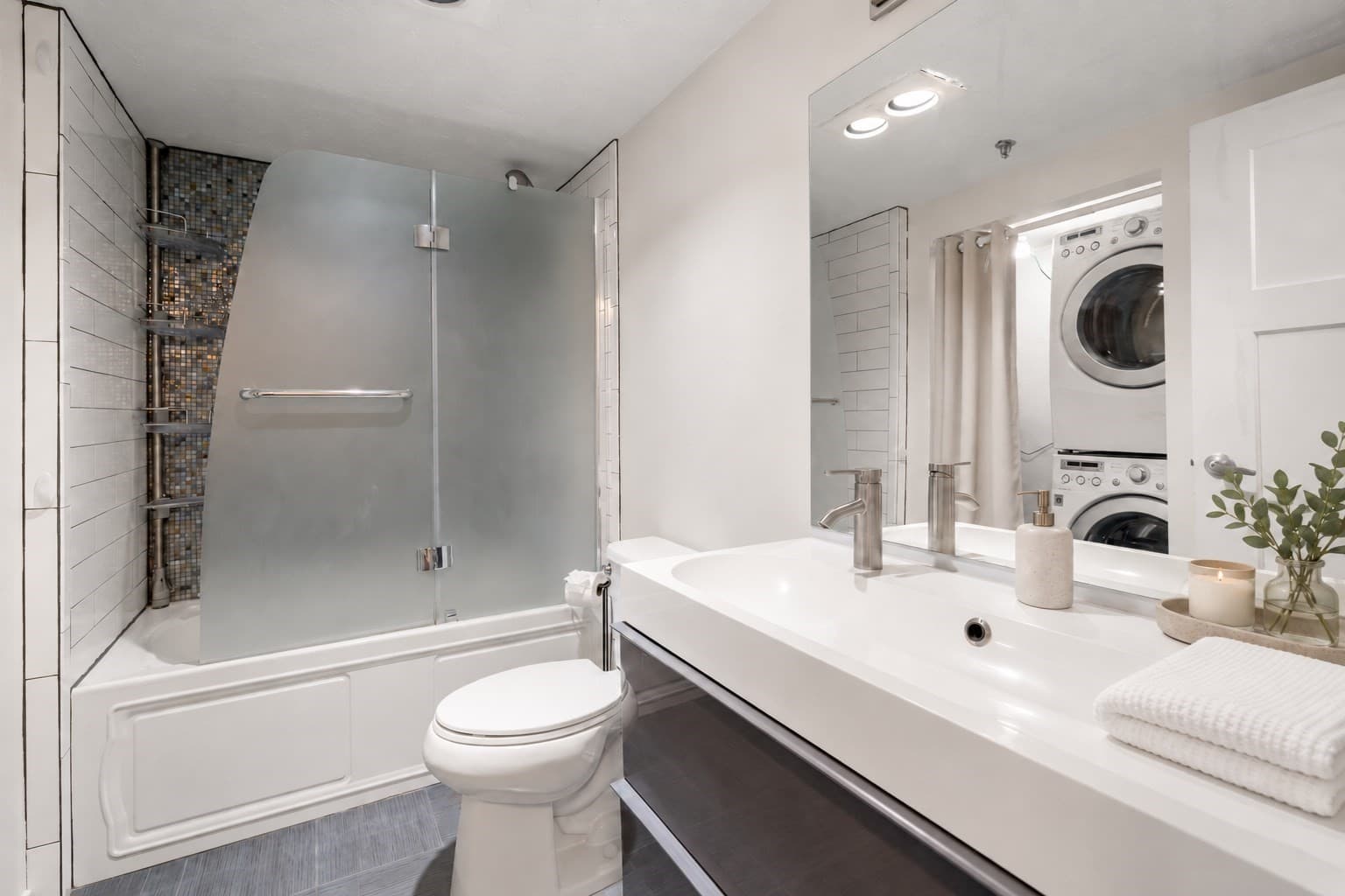 Condominium at 200 Cove Way # 1012, Quincy MA 02169, Quincy, photo 10 of 22